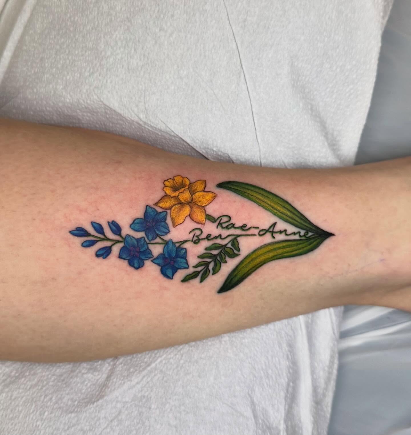 Tattoo by @starby5 โ realism