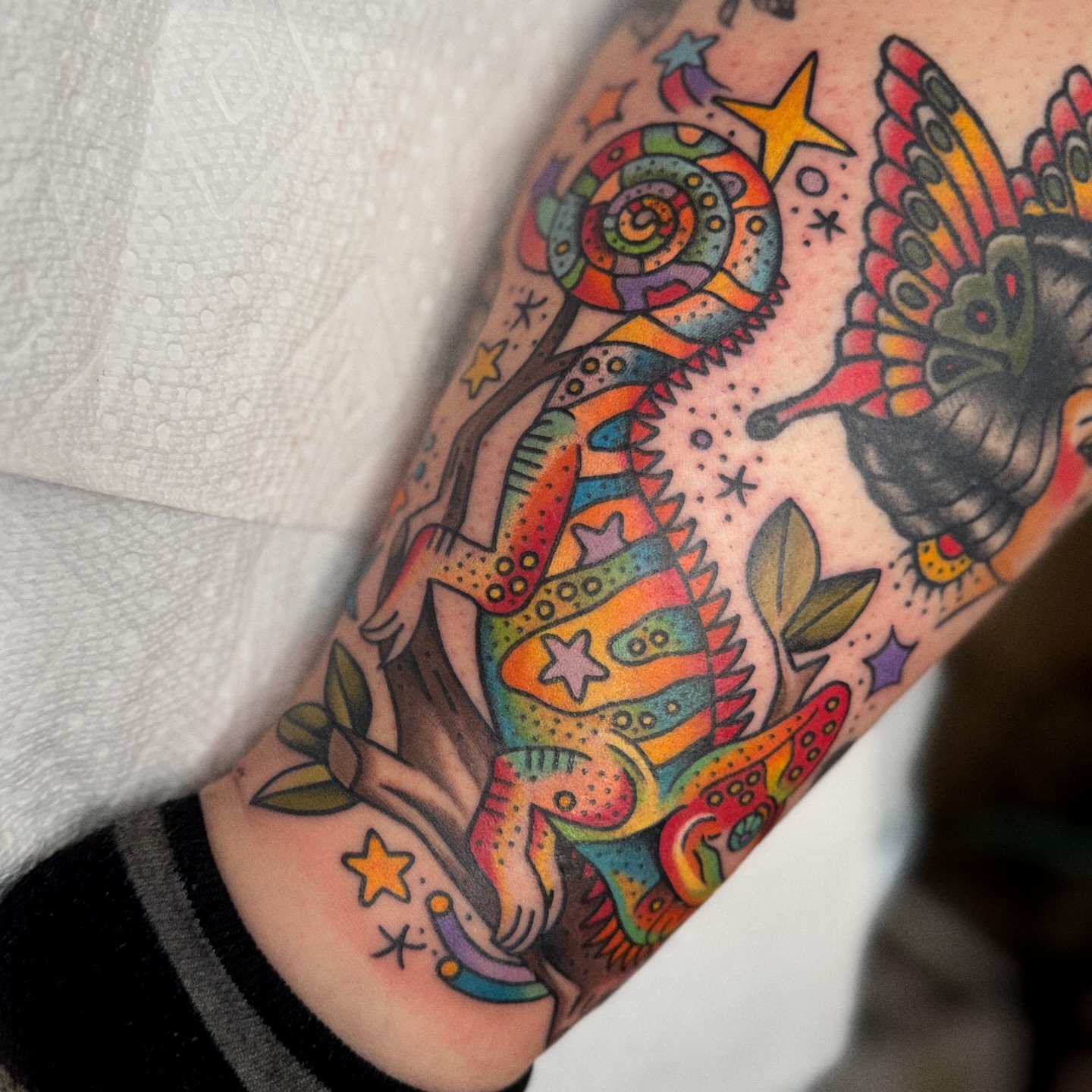 Tattoo by @rarespider — american_traditional, dotwork
