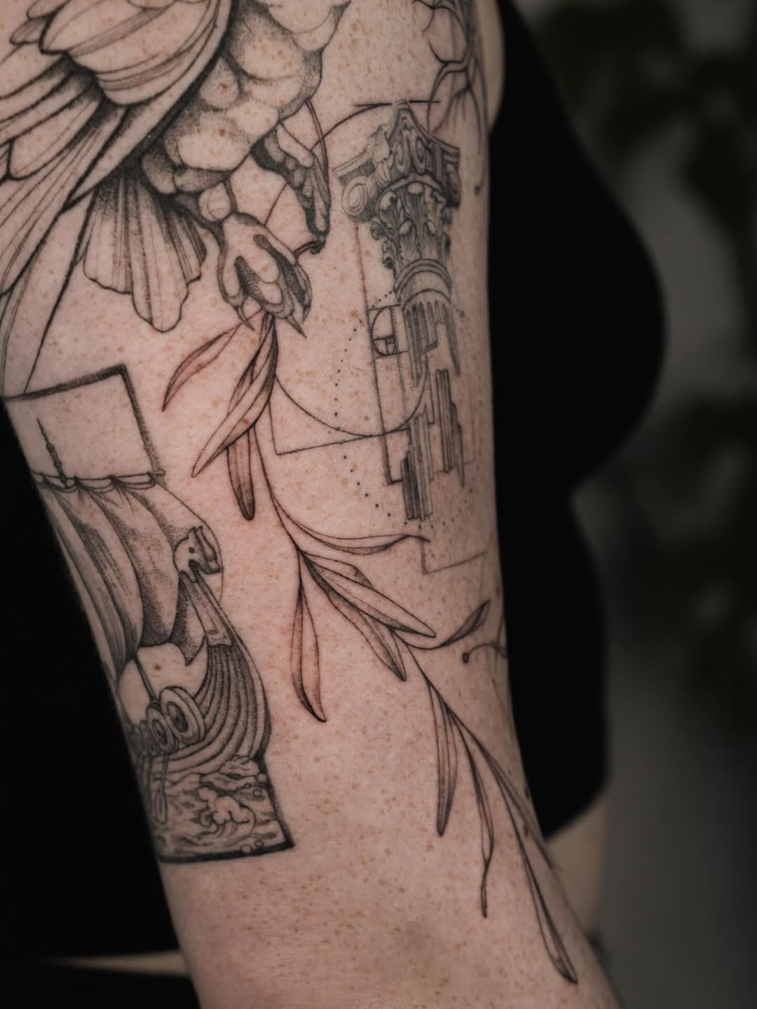Tattoo by @ternotattoo — black_and_grey, illustrative
