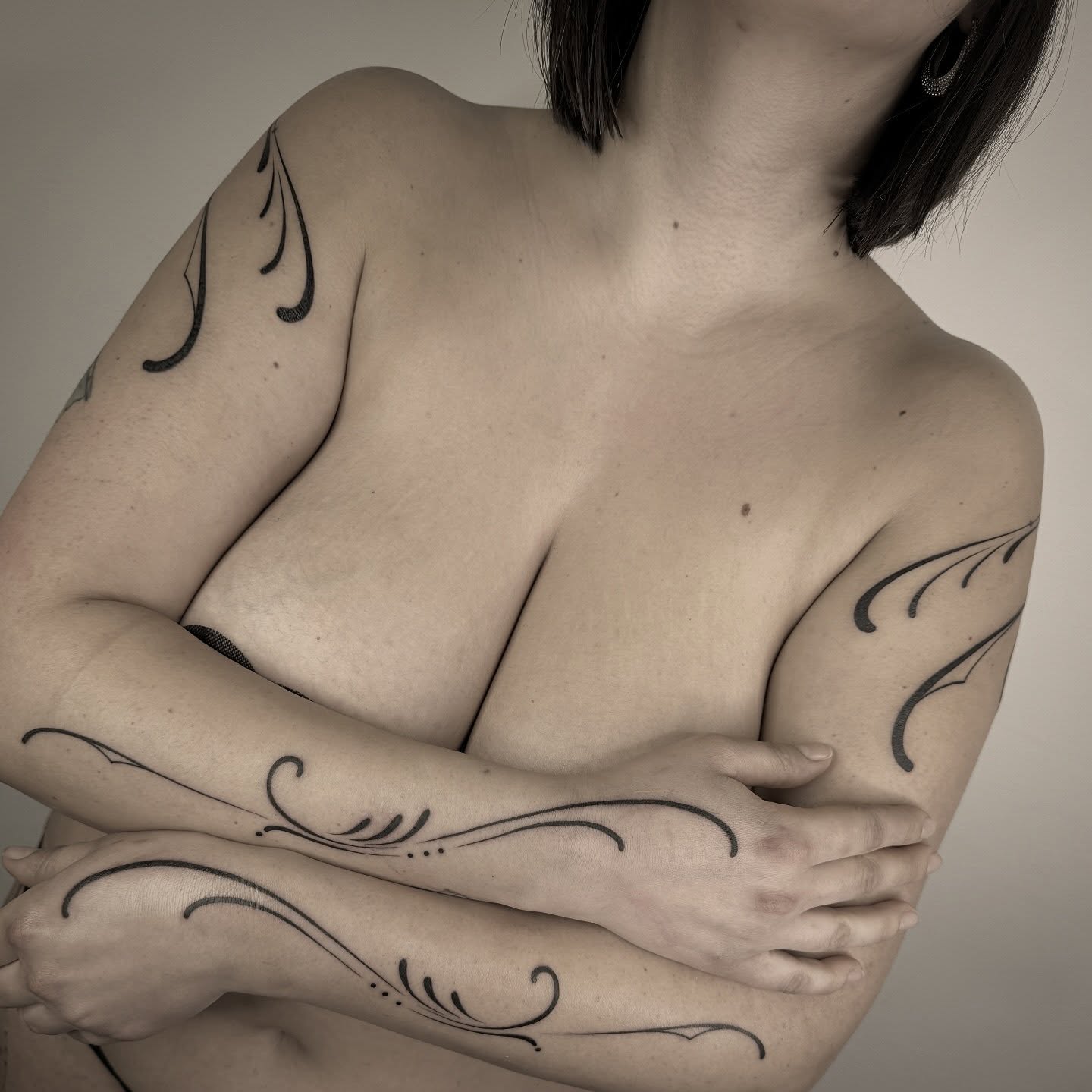 Tattoo by @ermetica_tattoo — black_and_grey