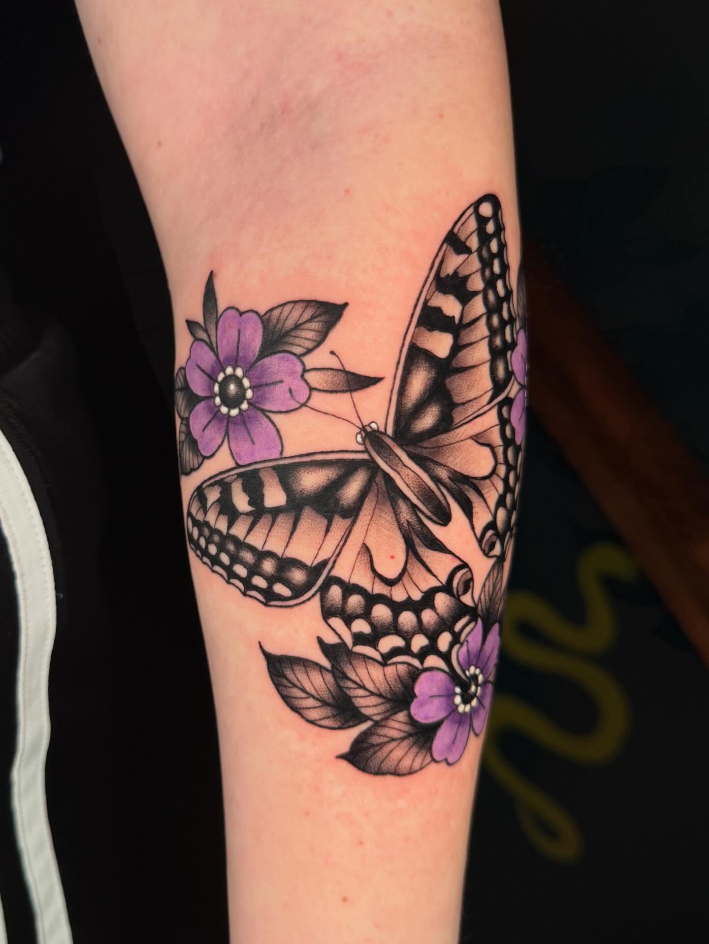 Butterfly and flowers dotwork tattoo on the forearm by ♥︎ ᴅᴇᴠ ʀᴇɴᴇᴇ ♥︎
