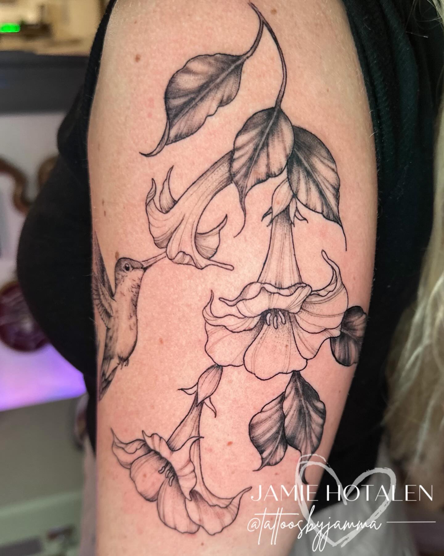Hummingbird and flowers realism tattoo on the forearm by πππππππ π½π² ππππππ π°πππππ π πΉππππ π·ππππππβ¨