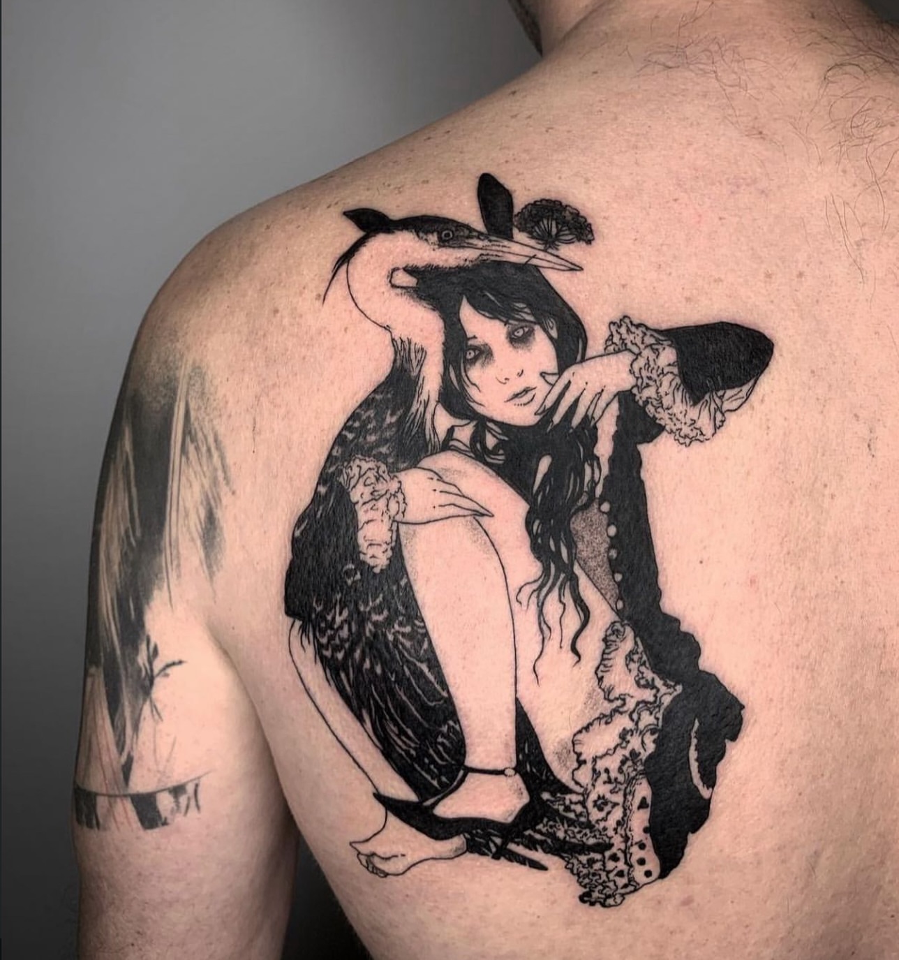 Woman and bird realism tattoo on the back by Jamie Draven 🐺