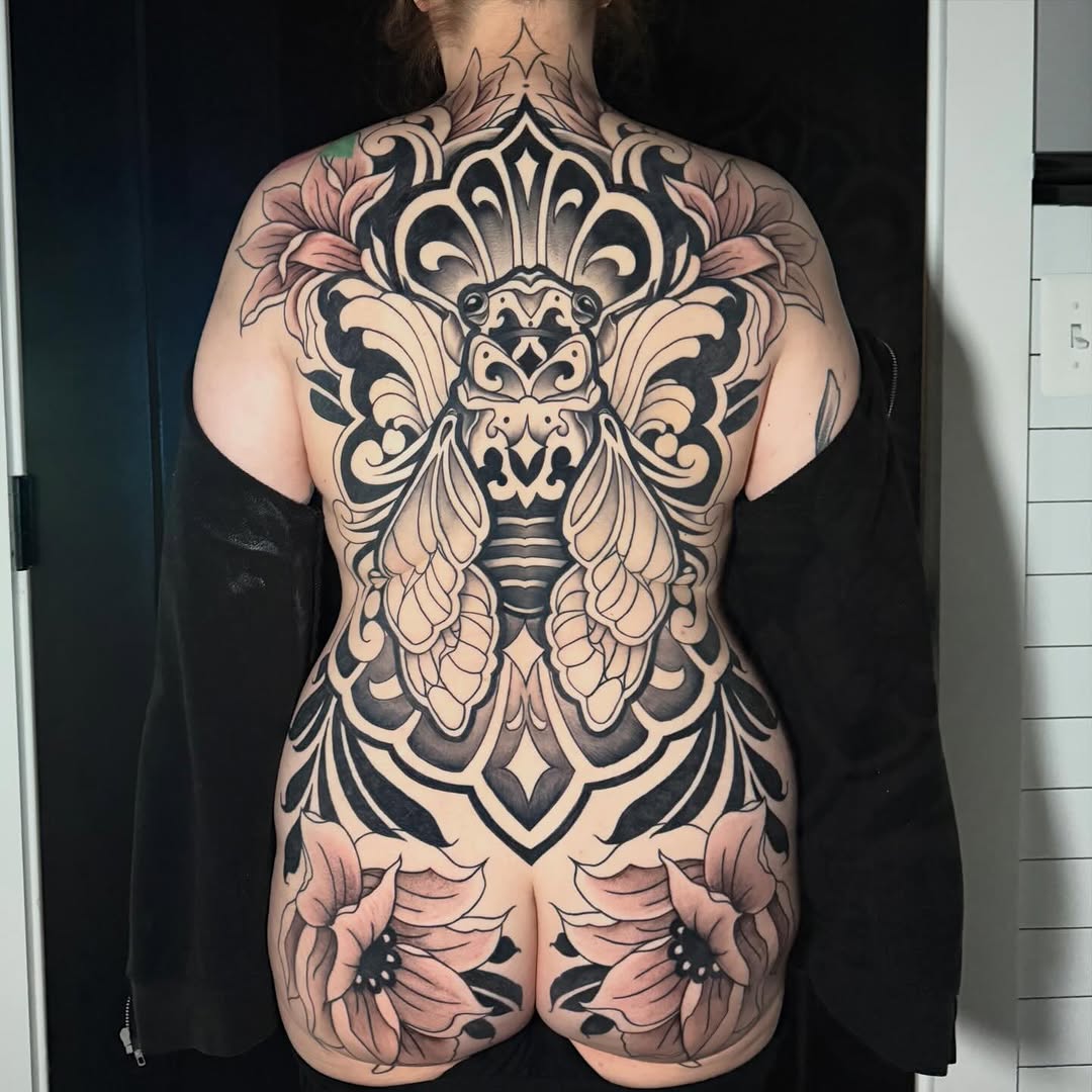 Tattoo by @lyndsink — black_and_grey, ornamental