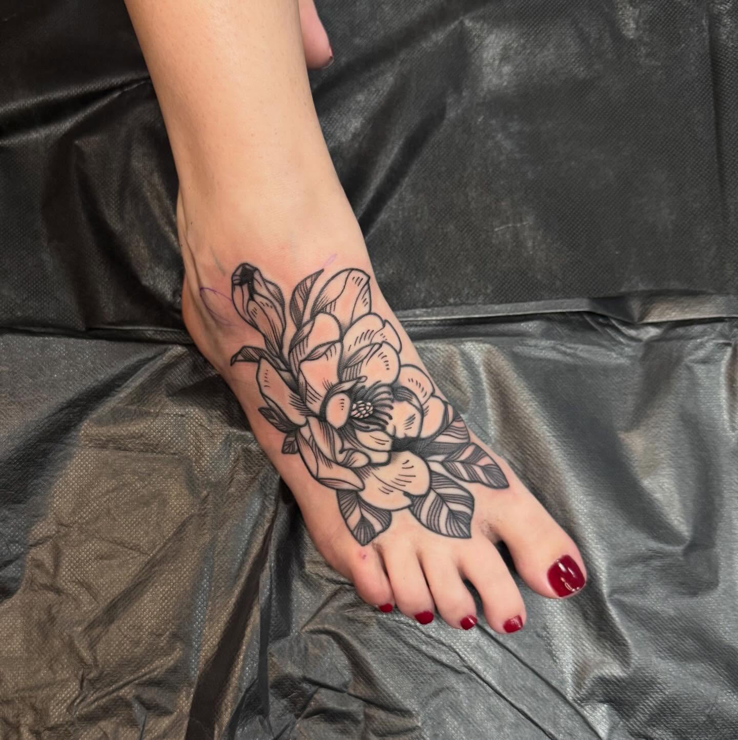 Tattoo by @mademariontattoos — black_and_grey