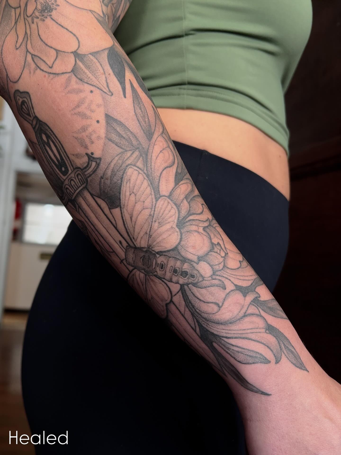 Tattoo by @avreysimone — black_and_grey