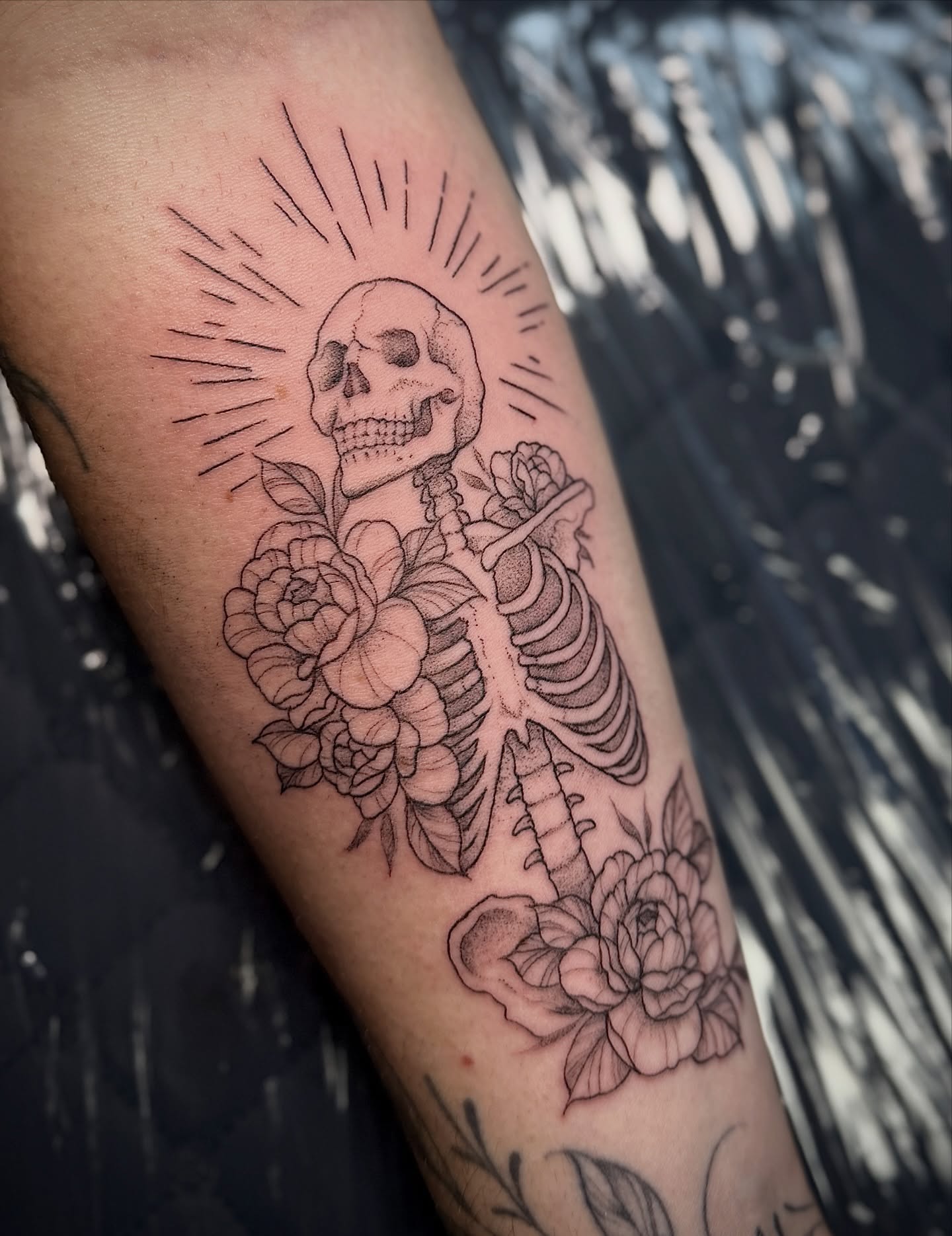 Skeleton with roses realism tattoo on the forearm by 𝐀𝐝𝐫𝐢𝐞𝐥 𝐓𝐢𝐧𝐤𝐥𝐞𝐧𝐛𝐞𝐫𝐠 ⏾, Denison, Iowa
