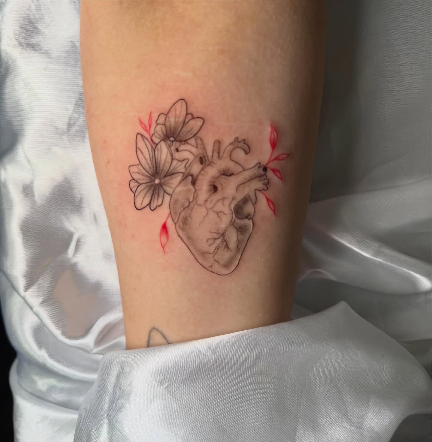 Tattoo by @yennyinktattoo β realism, dotwork