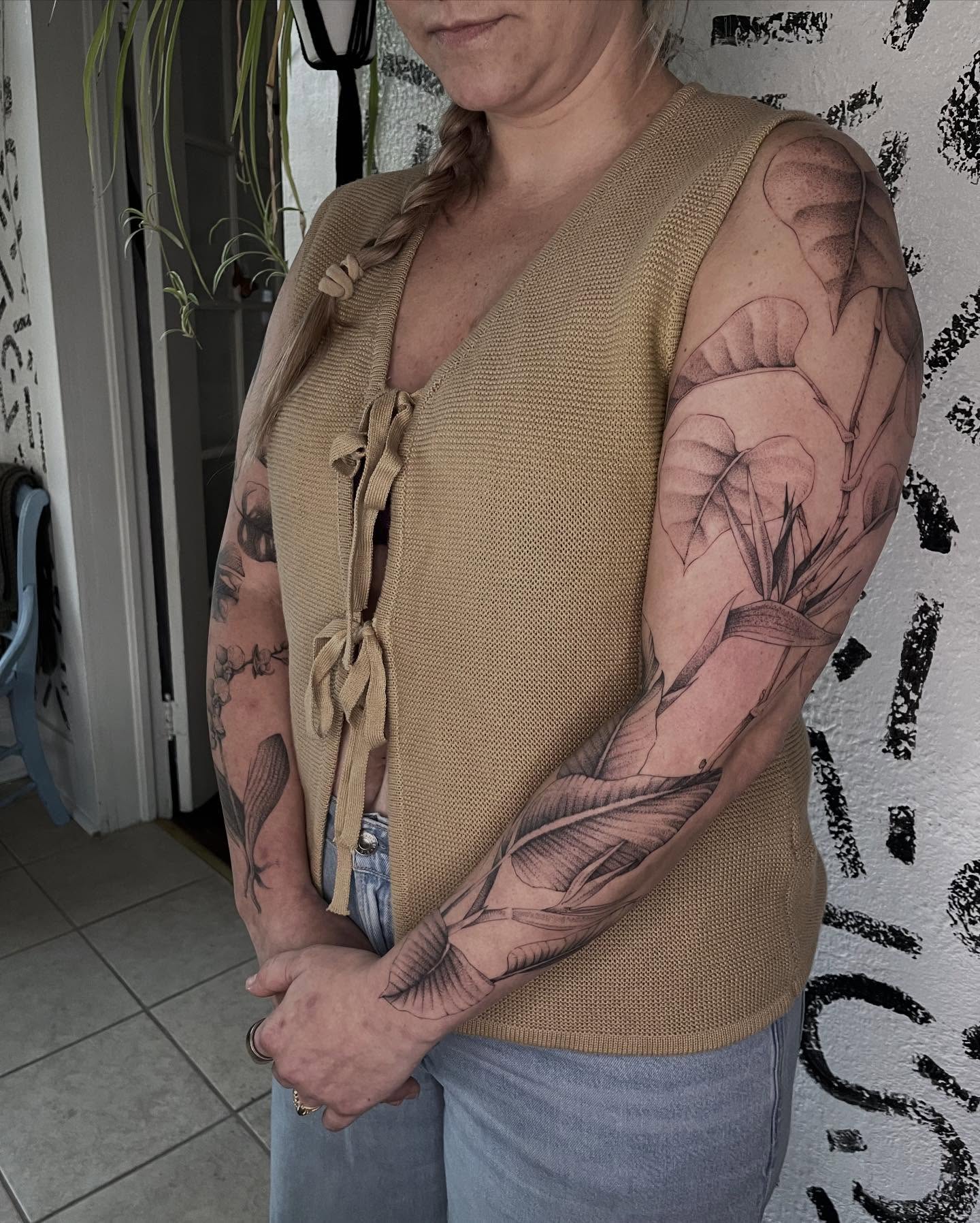 Tattoo by @ovarydose — black_and_grey