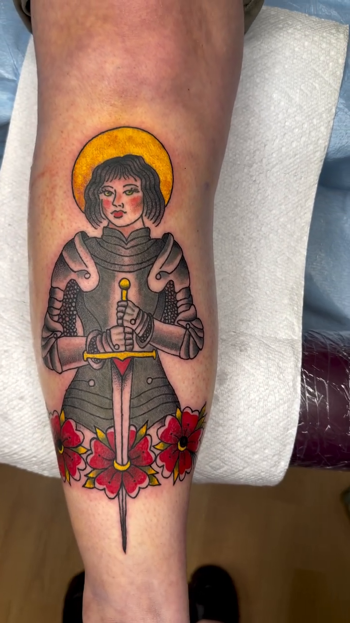 Neo-traditional tattoo on the leg by Giana Masso