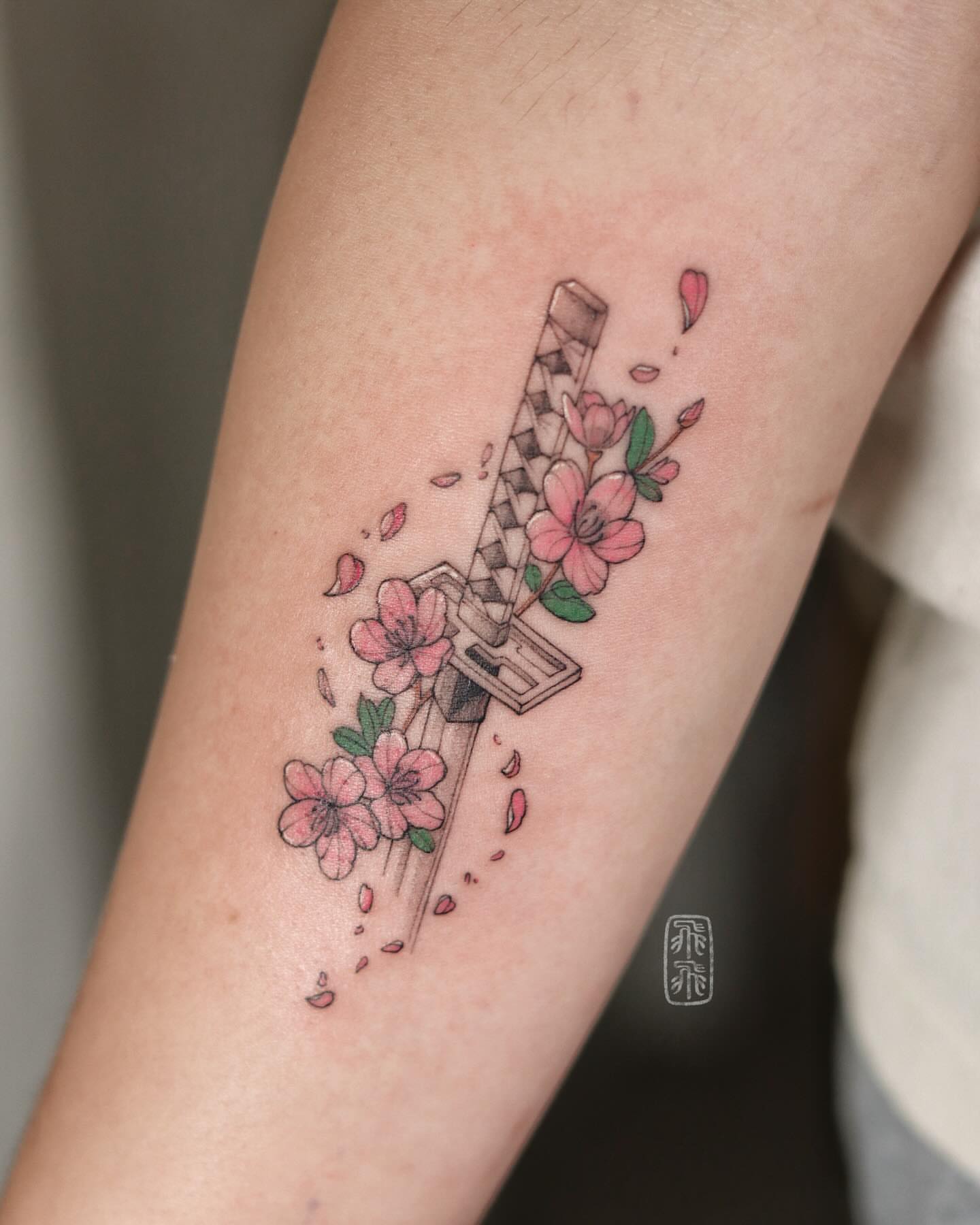Tattoo by @phoebe_doartink — watercolor, geometric