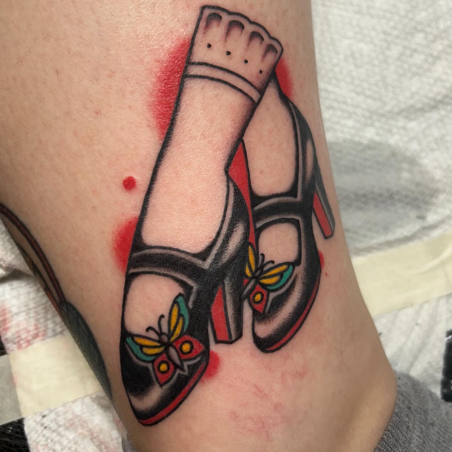 Tattoo by @missfinetattoo — american_traditional