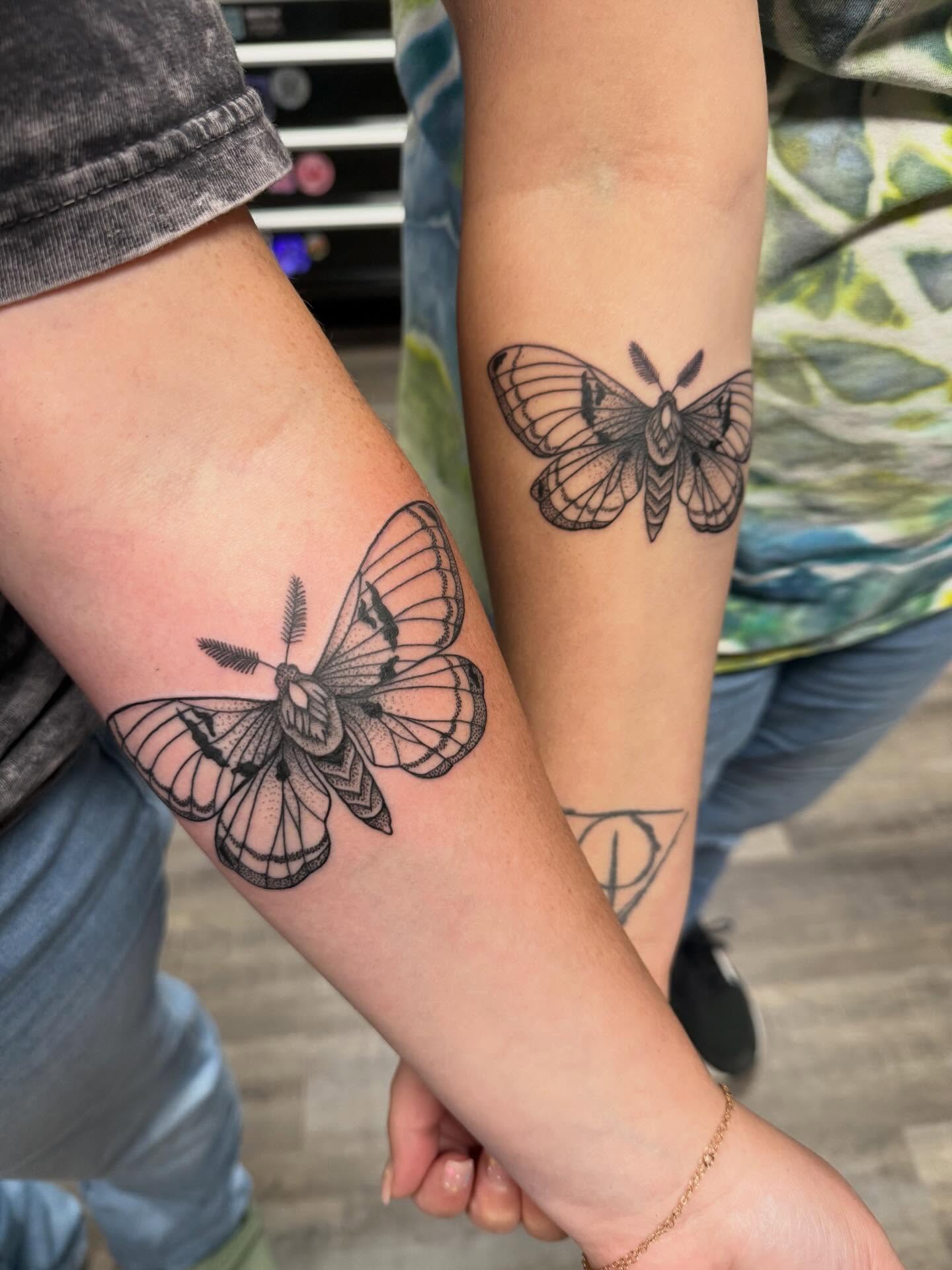 Tattoo by @mademariontattoos — black_and_grey