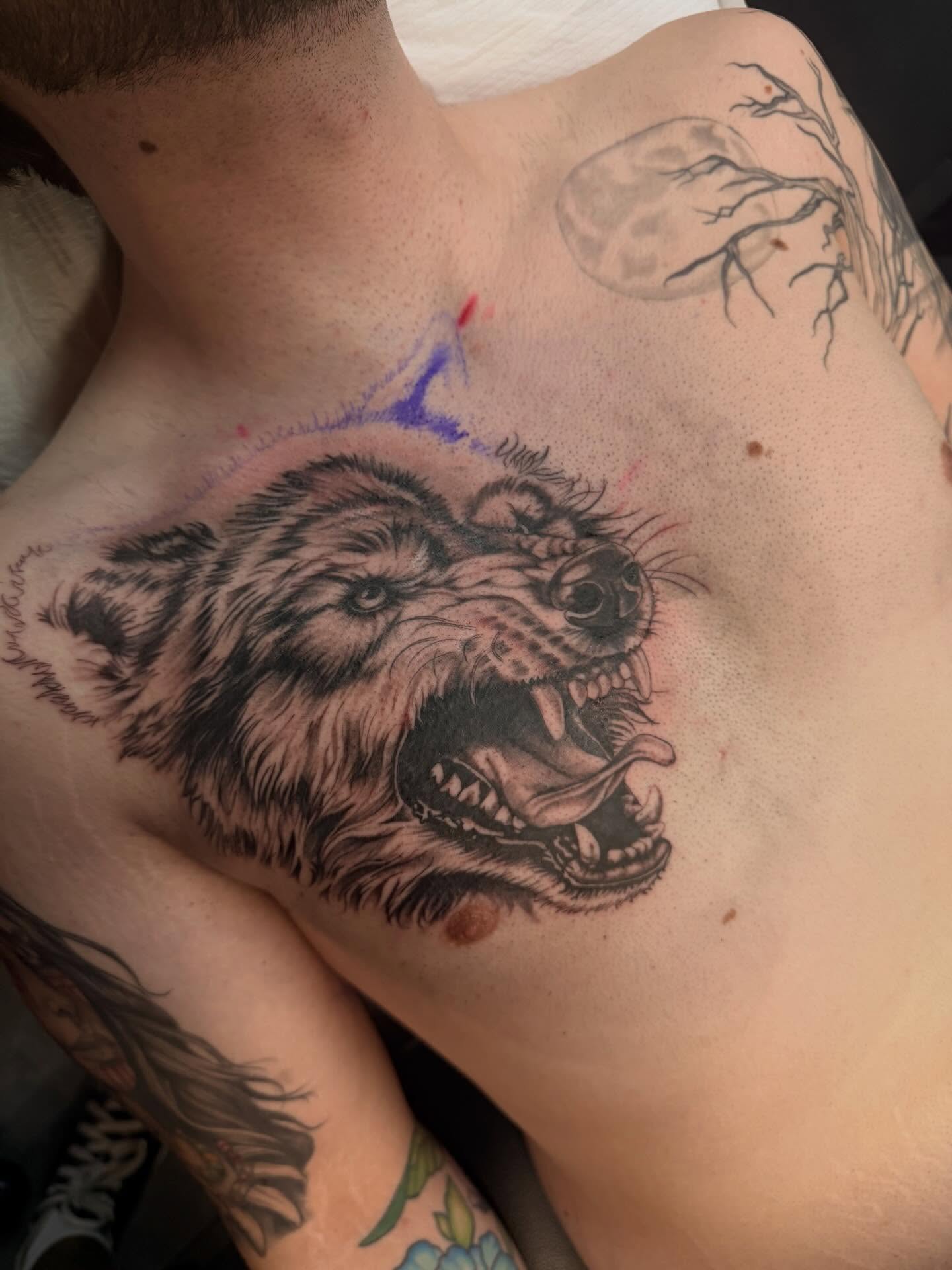 Roaring bear realism tattoo on the chest by Ciera (Ribbit) ๐ธ