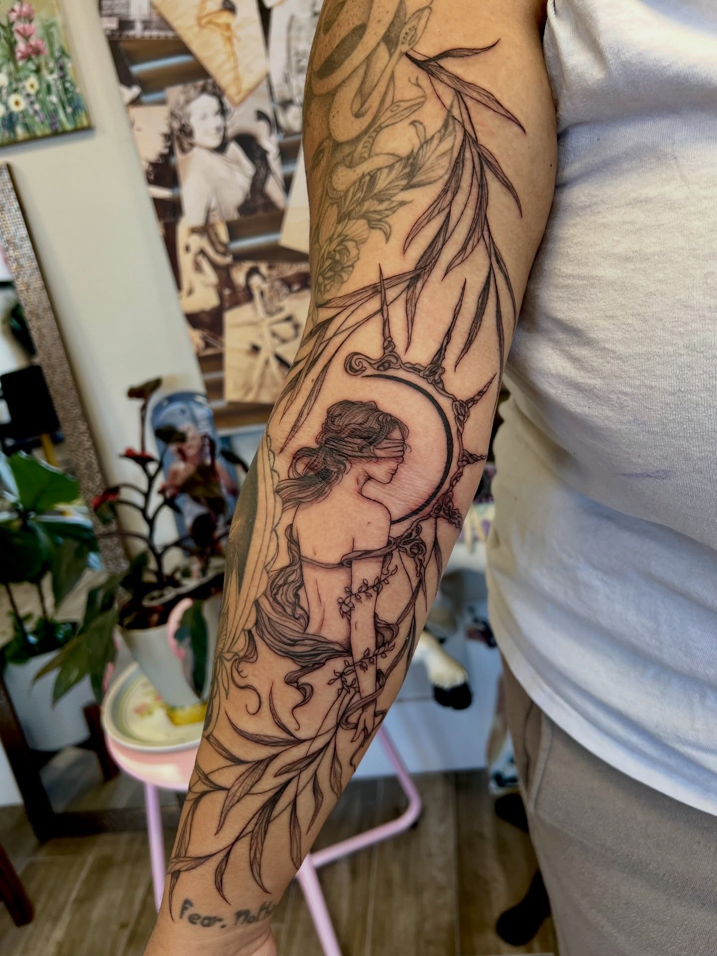 Tattoo by @tattoosbyamandabv โ fine_line, illustrative