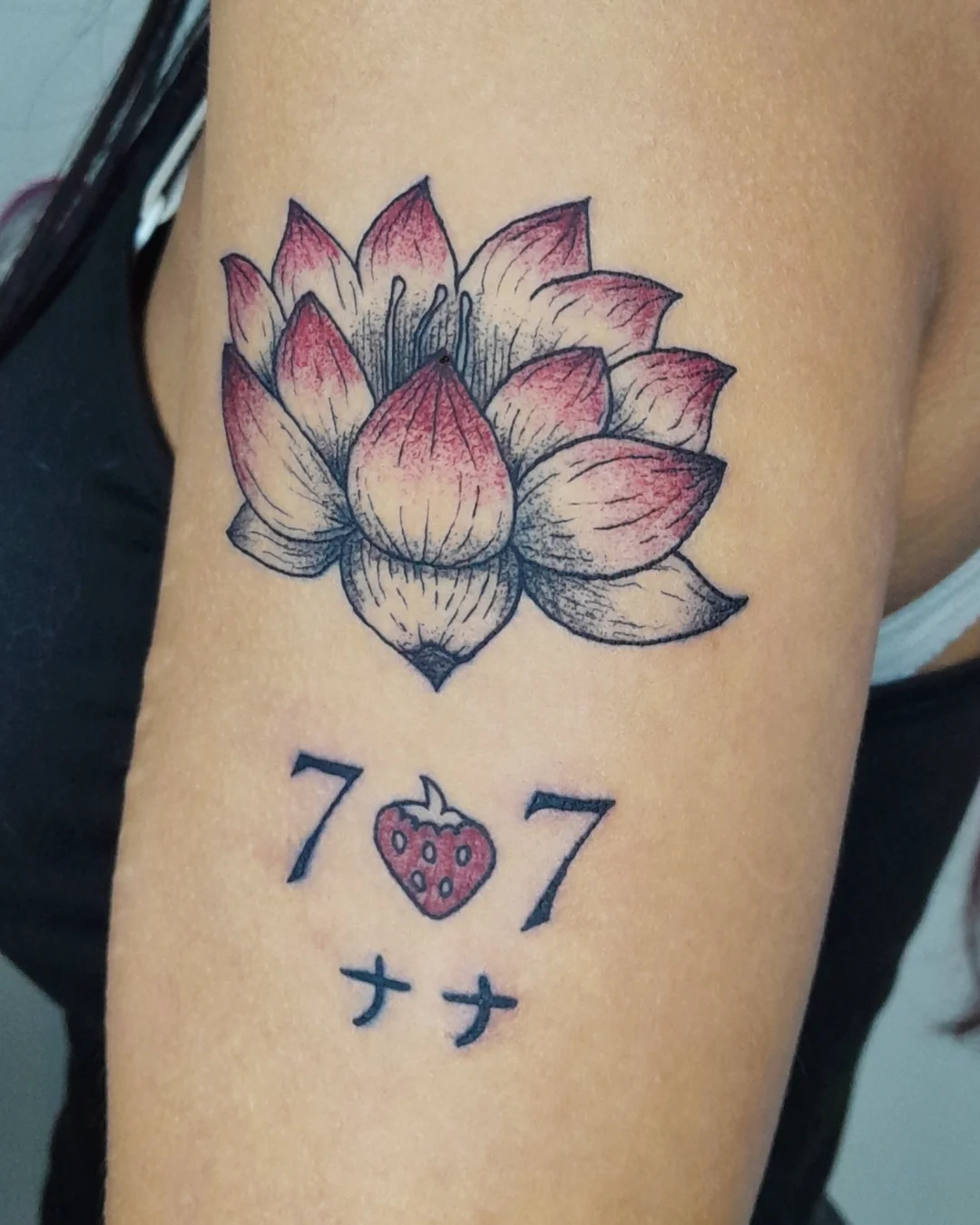 Tattoo by @wesleyfdm โ dotwork