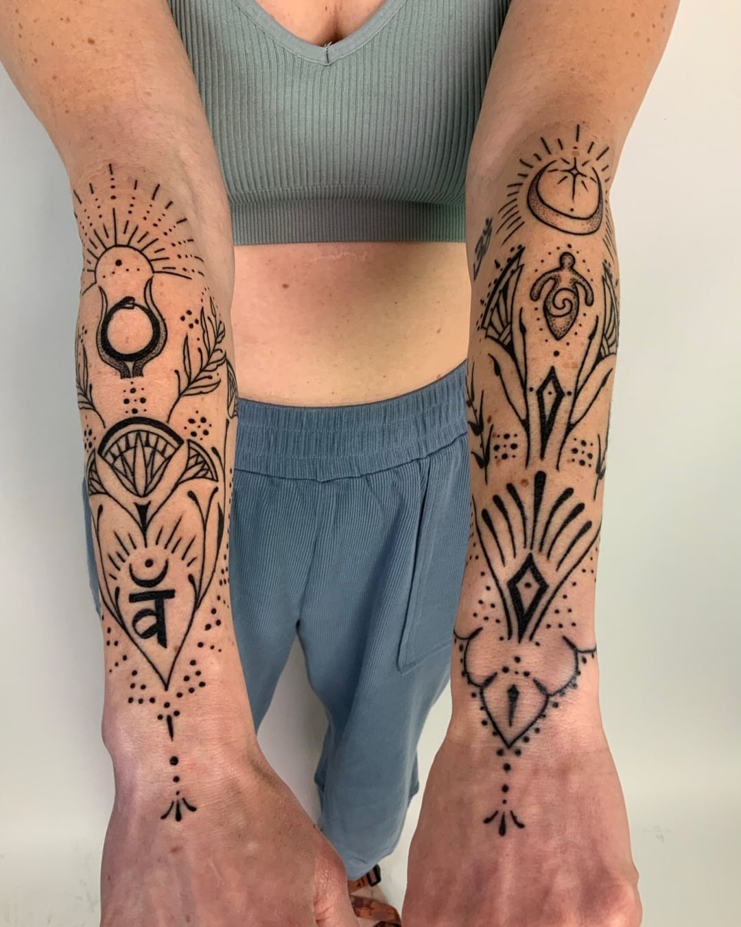 Tattoo by @daverodrigueztattoos — dotwork, geometric