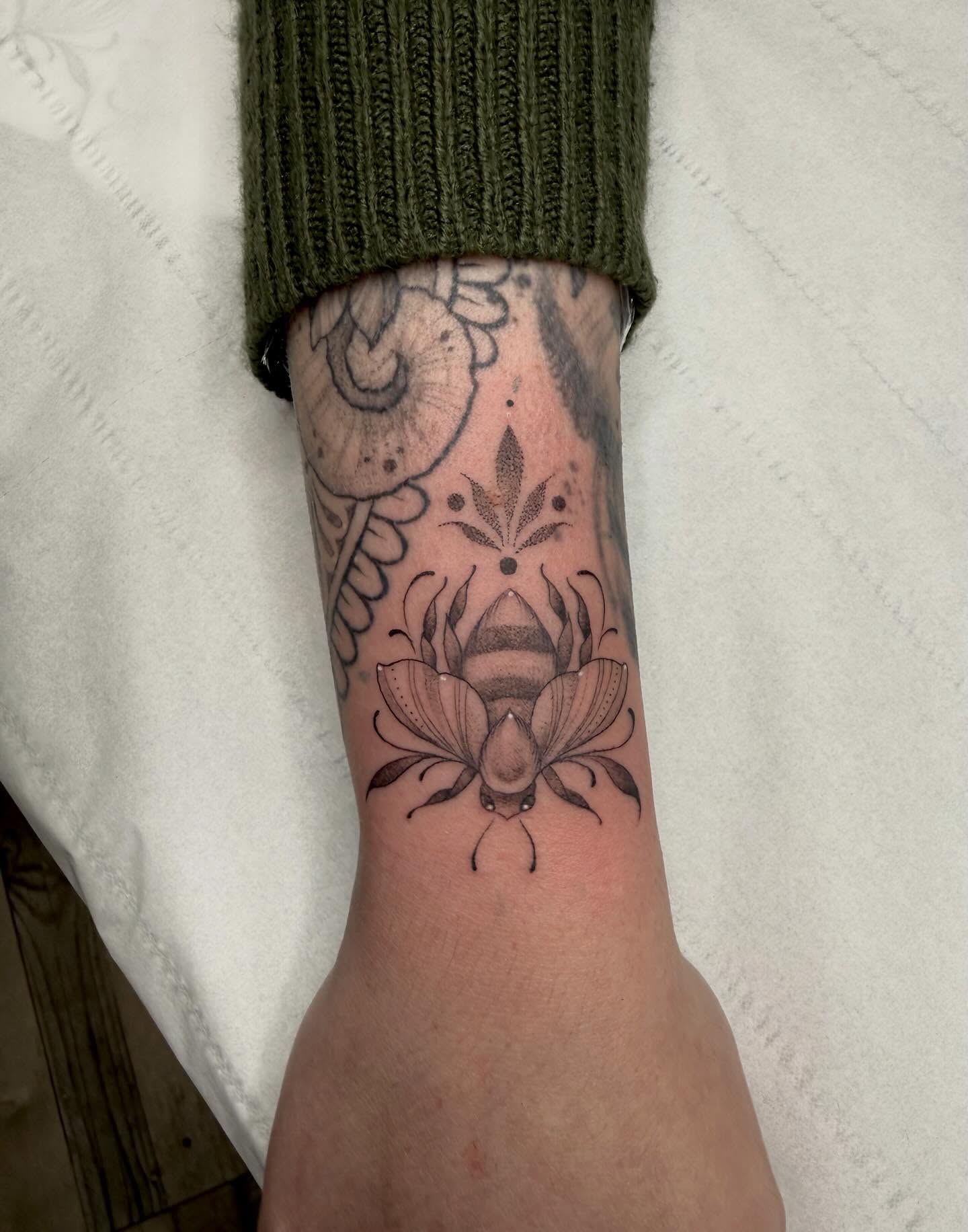 Tattoo by @emmaloutattooxx — black_and_grey