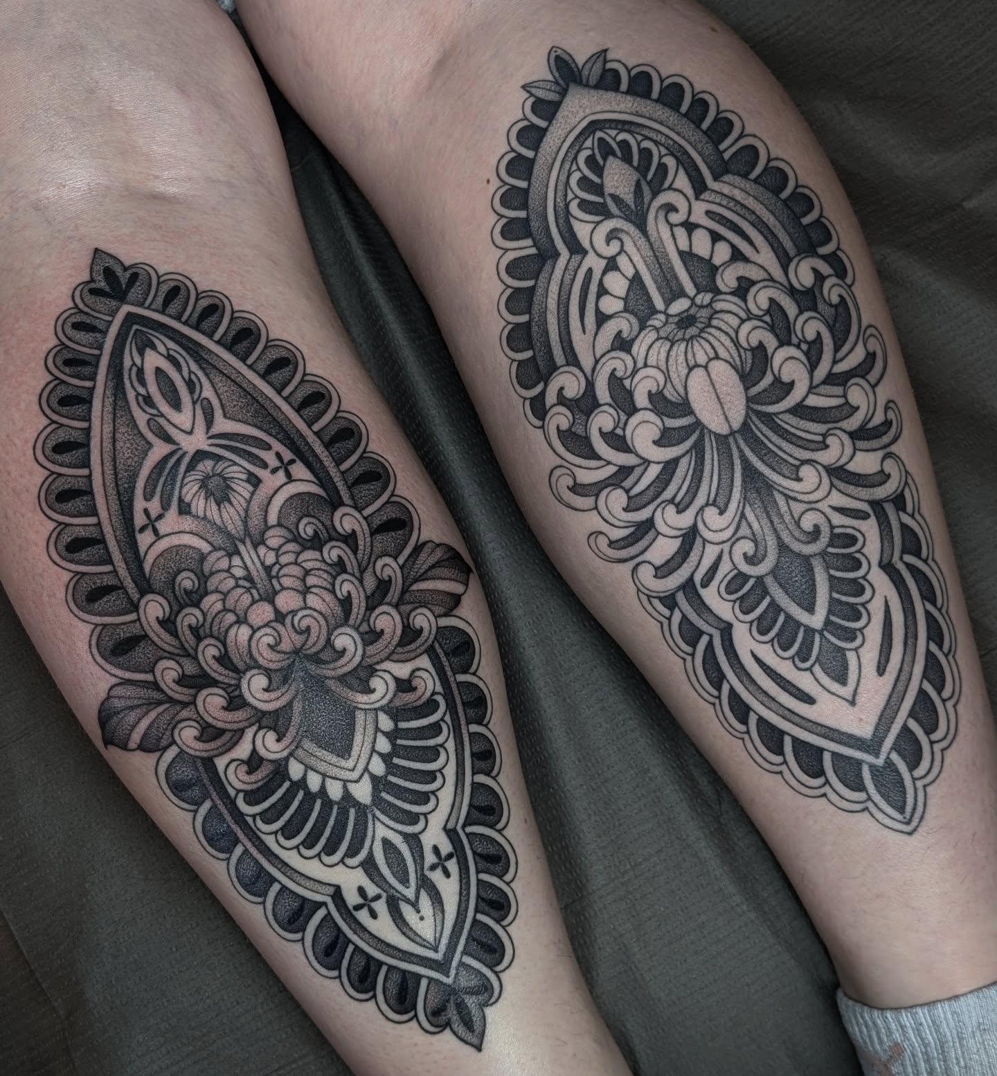 Tattoo by @kattiebaby — black_and_grey