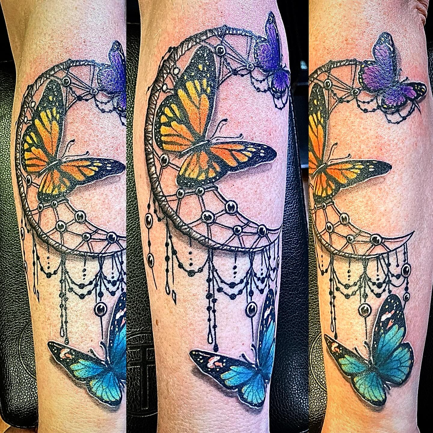 Tattoo by @rui_tattoo — dotwork, realism