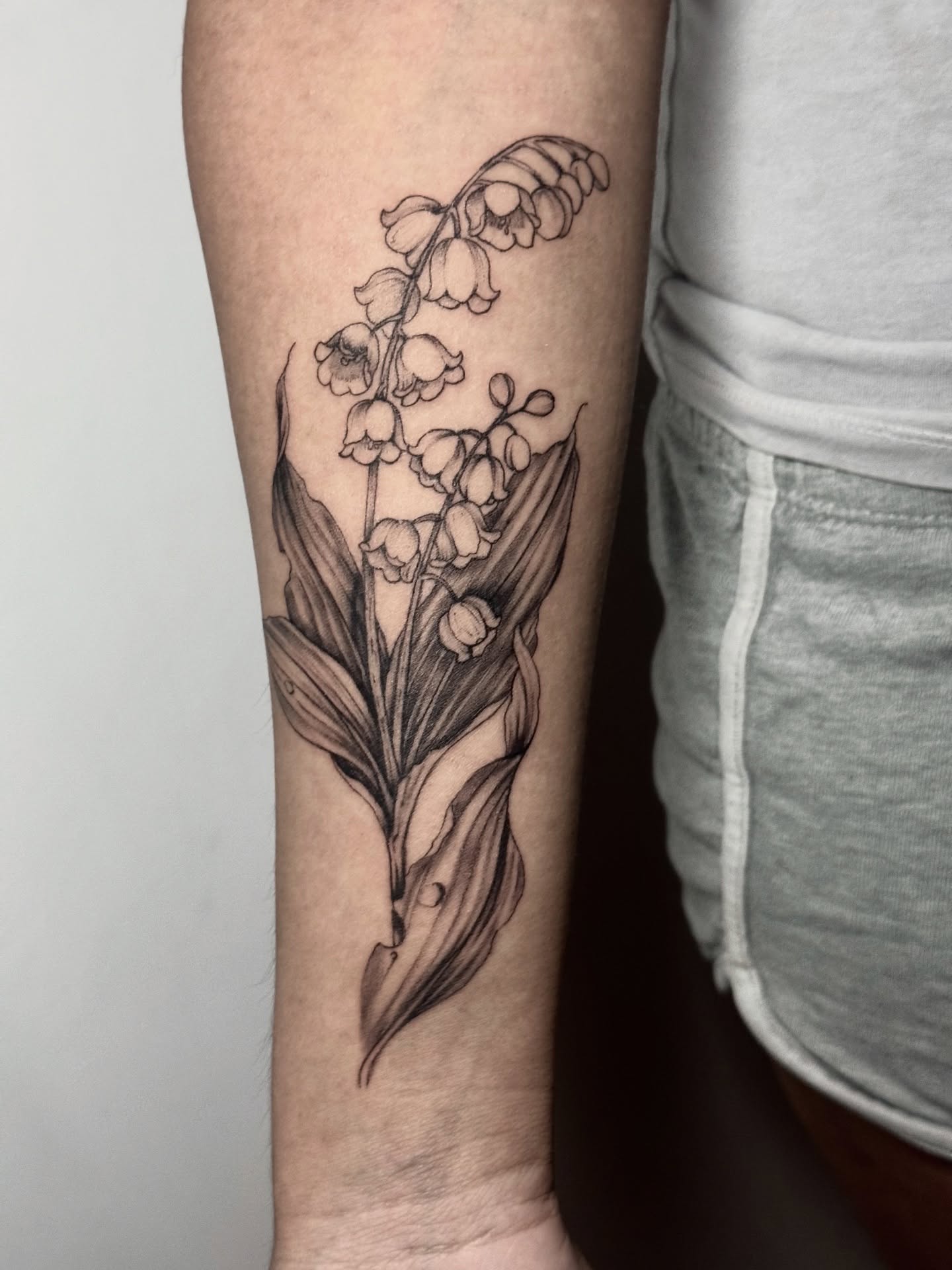 Tattoo by @beth.tattooink — black_and_grey