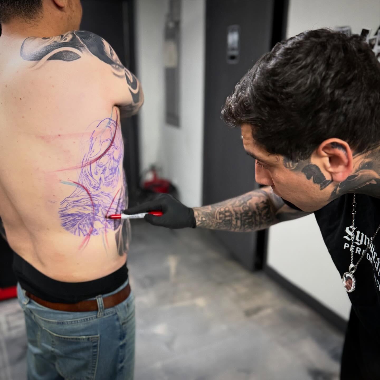 Woman American traditional tattoo on the back by Angel Damian Parada