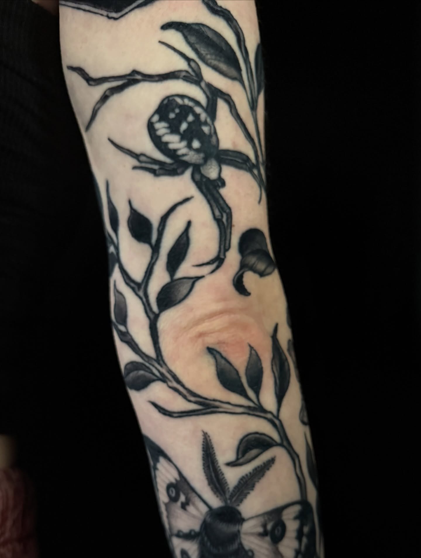 Tattoo by @etzeltattoo — black_and_grey