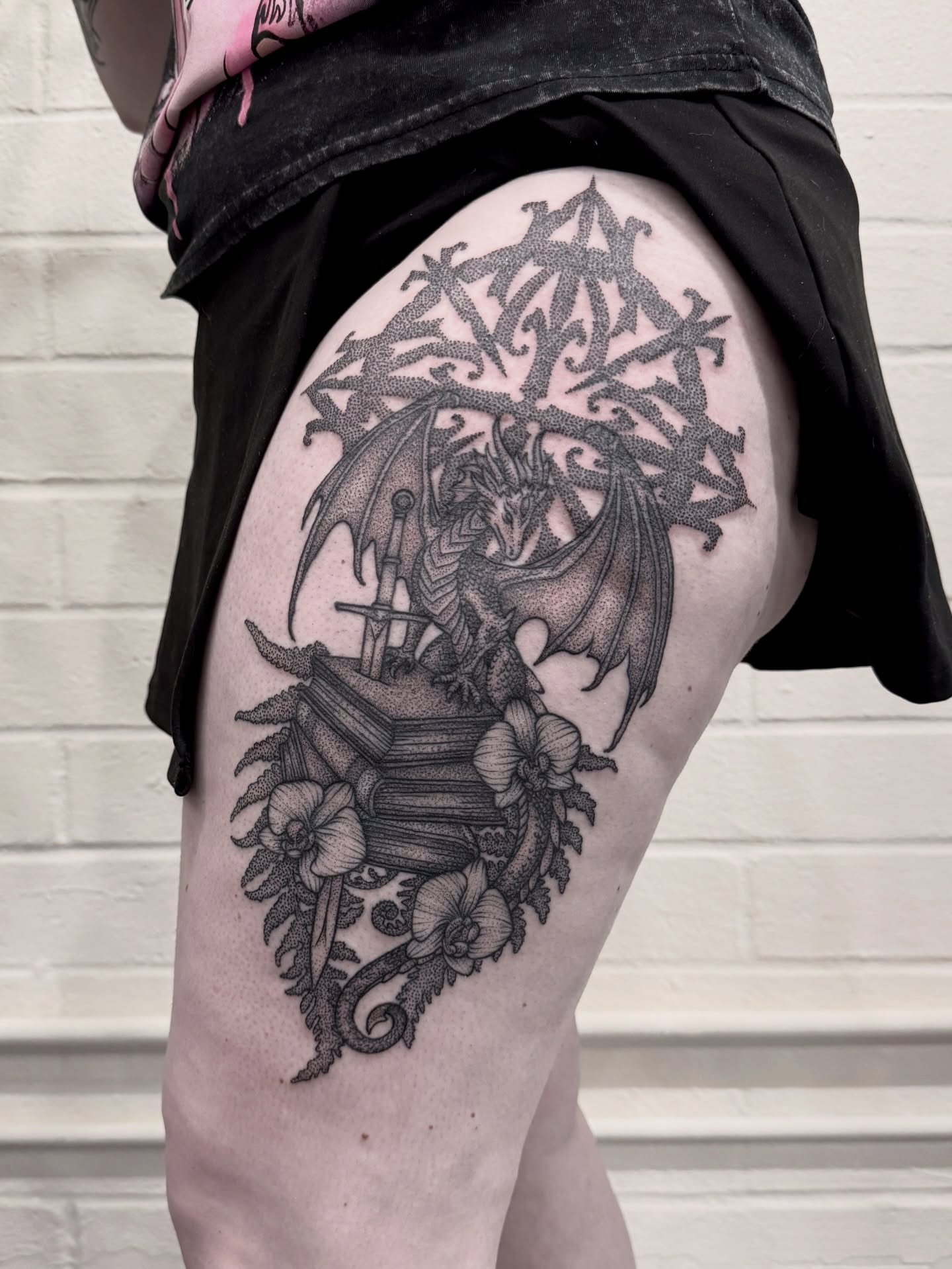 Tattoo by @shakuto_tattoos — black_and_grey, geometric