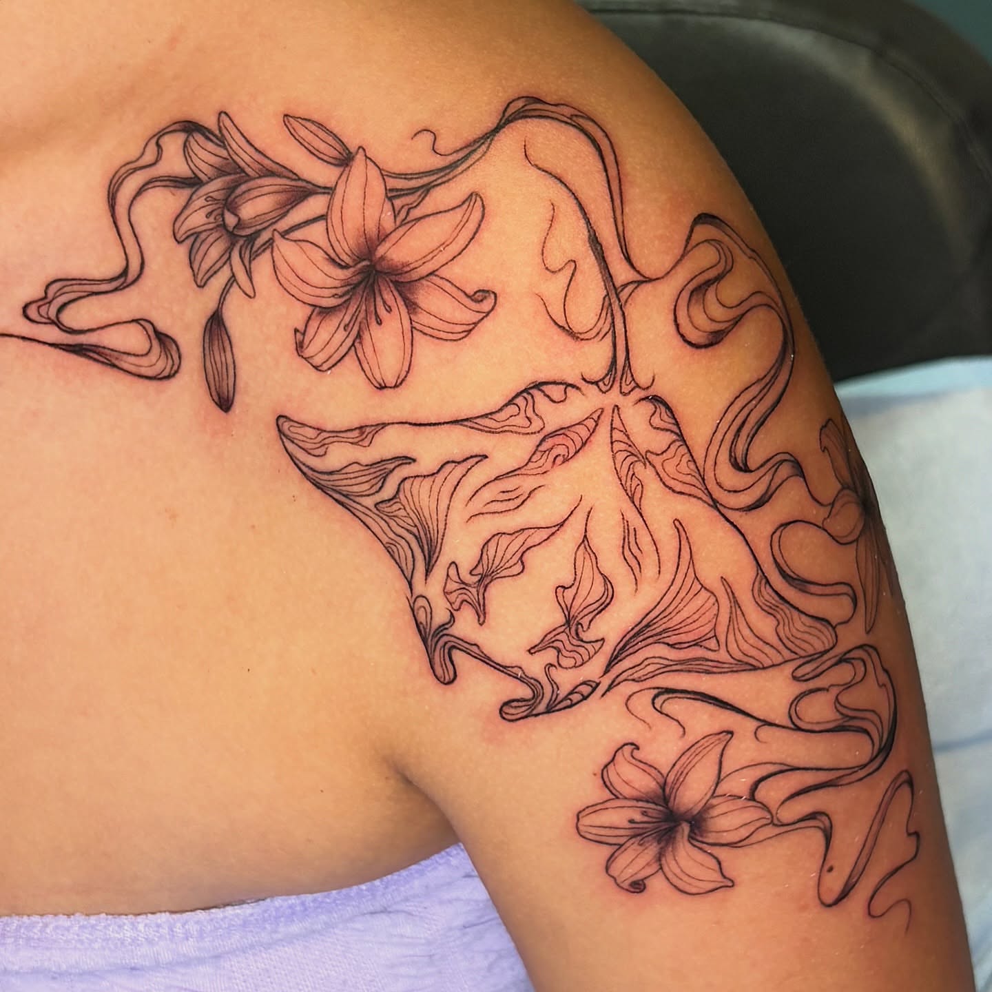 Tattoo by @theendoftimeis2am โ black_and_grey