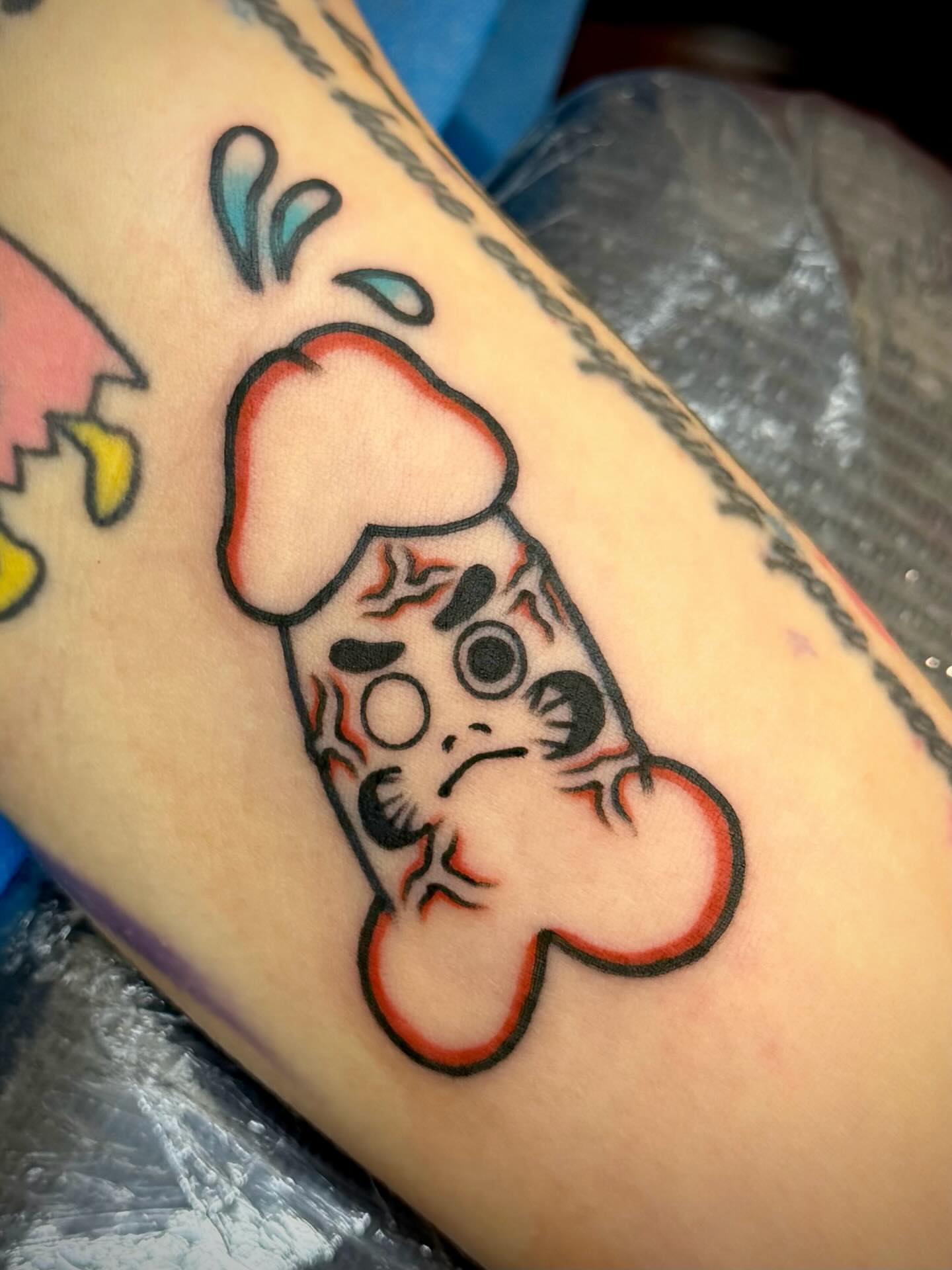 Tattoo by @yelo_tattoo — american_traditional