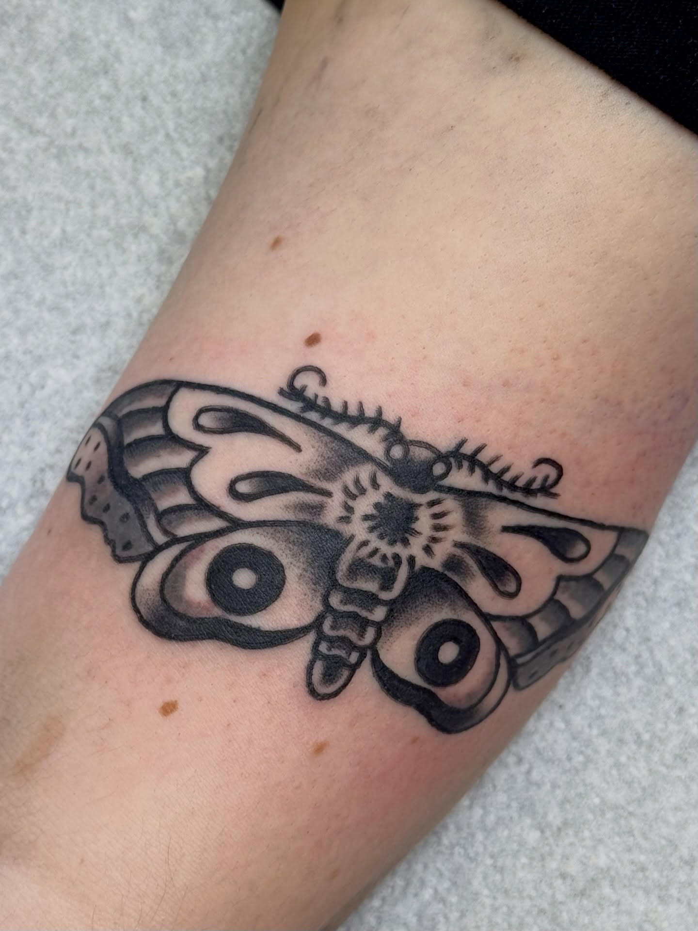 Tattoo by @ericamirellatat2 — black_and_grey