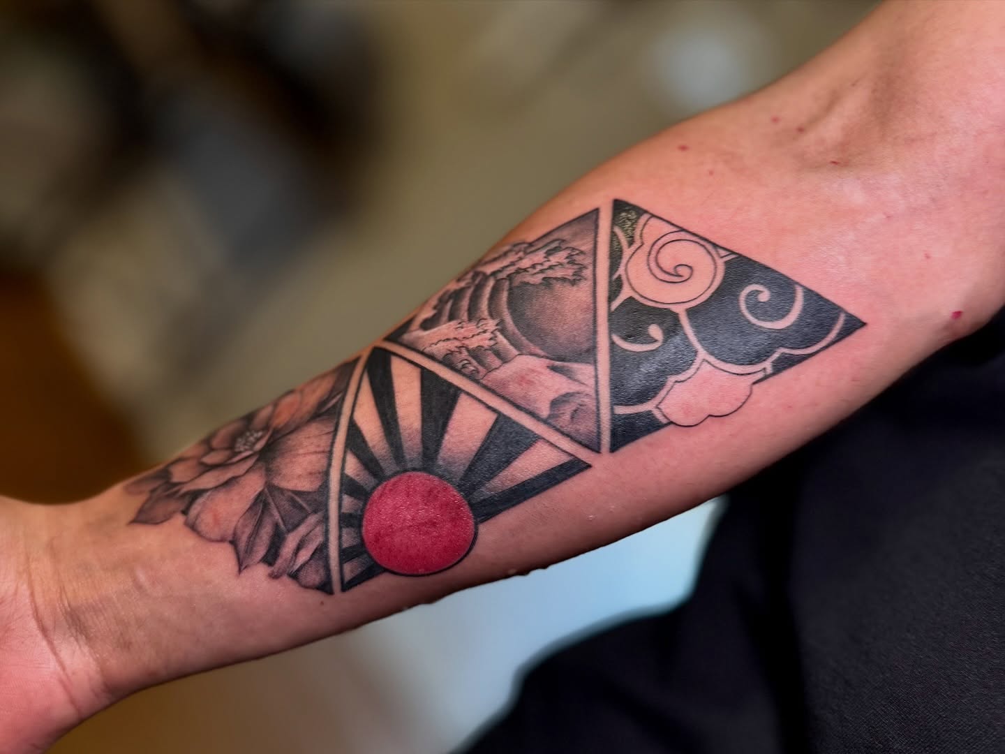 Sunset and wave geometric tattoo on the forearm by ๐ต๐๐๐๐๐๐๐ ๐ป๐๐๐๐