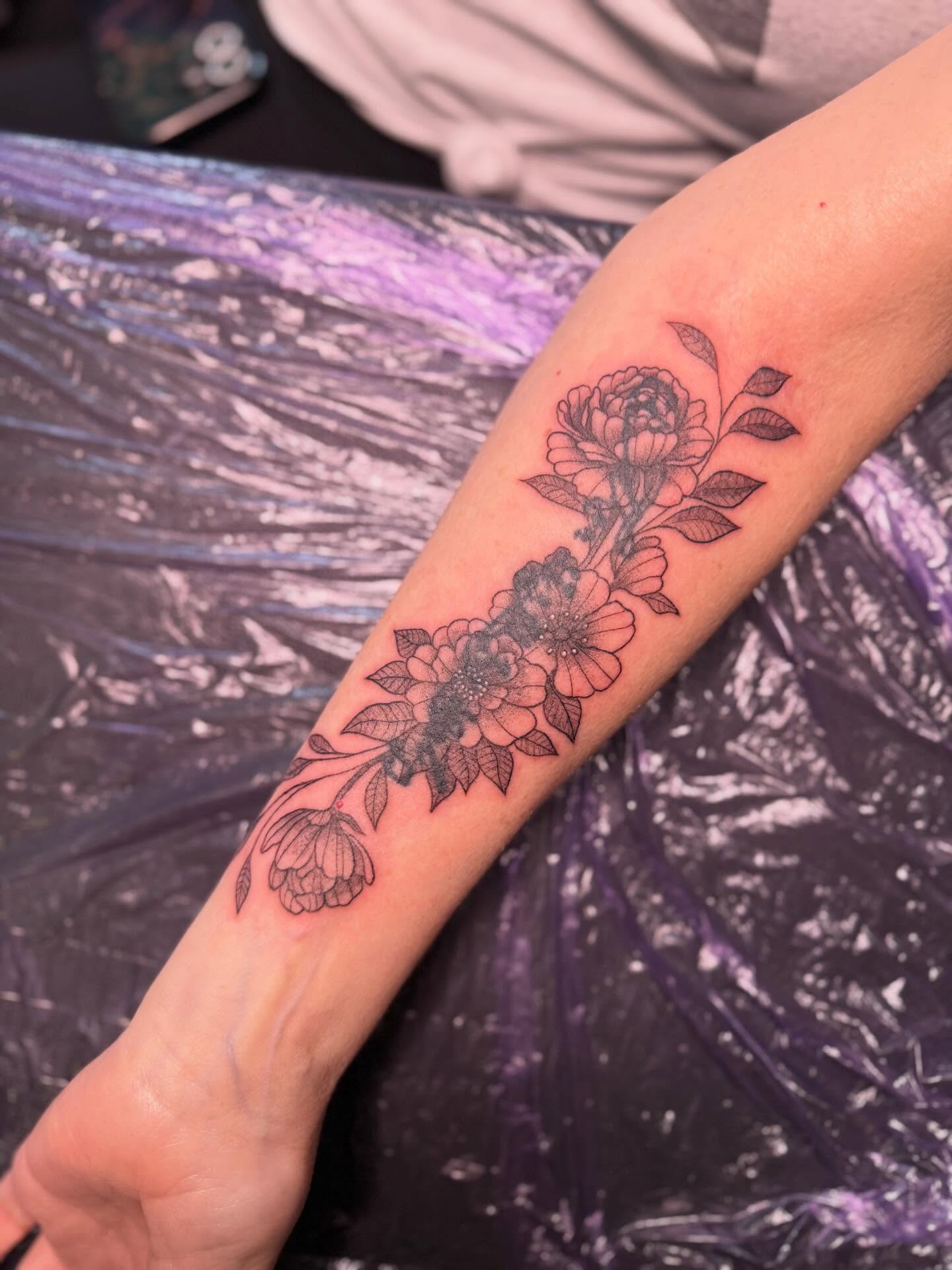 Tattoo by @lea_tattooine — black_and_grey