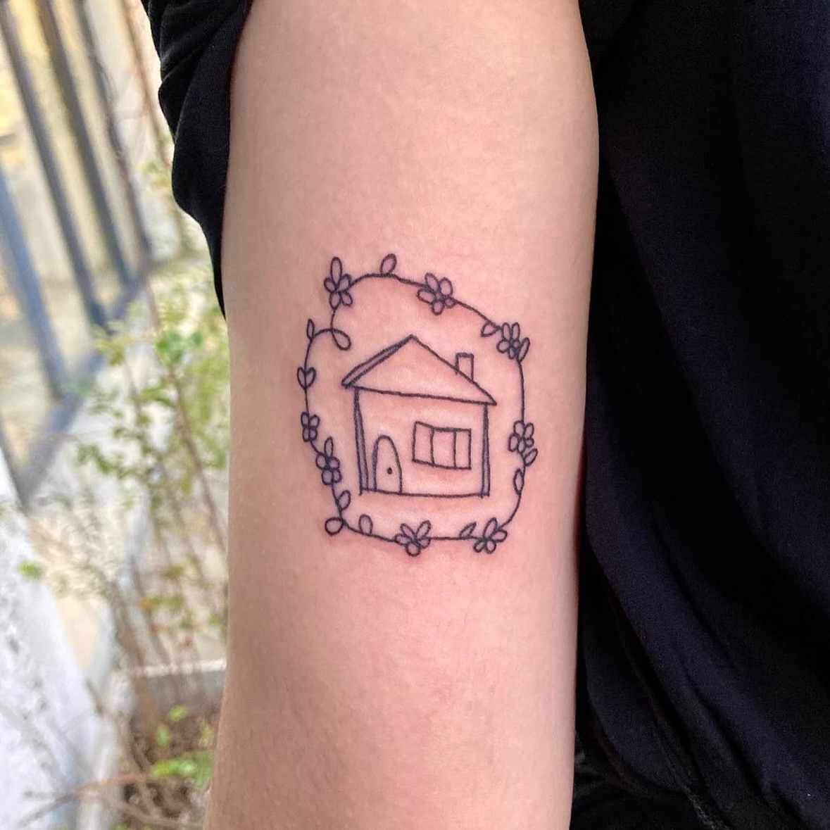 Tattoo by @maden_tt — minimalist
