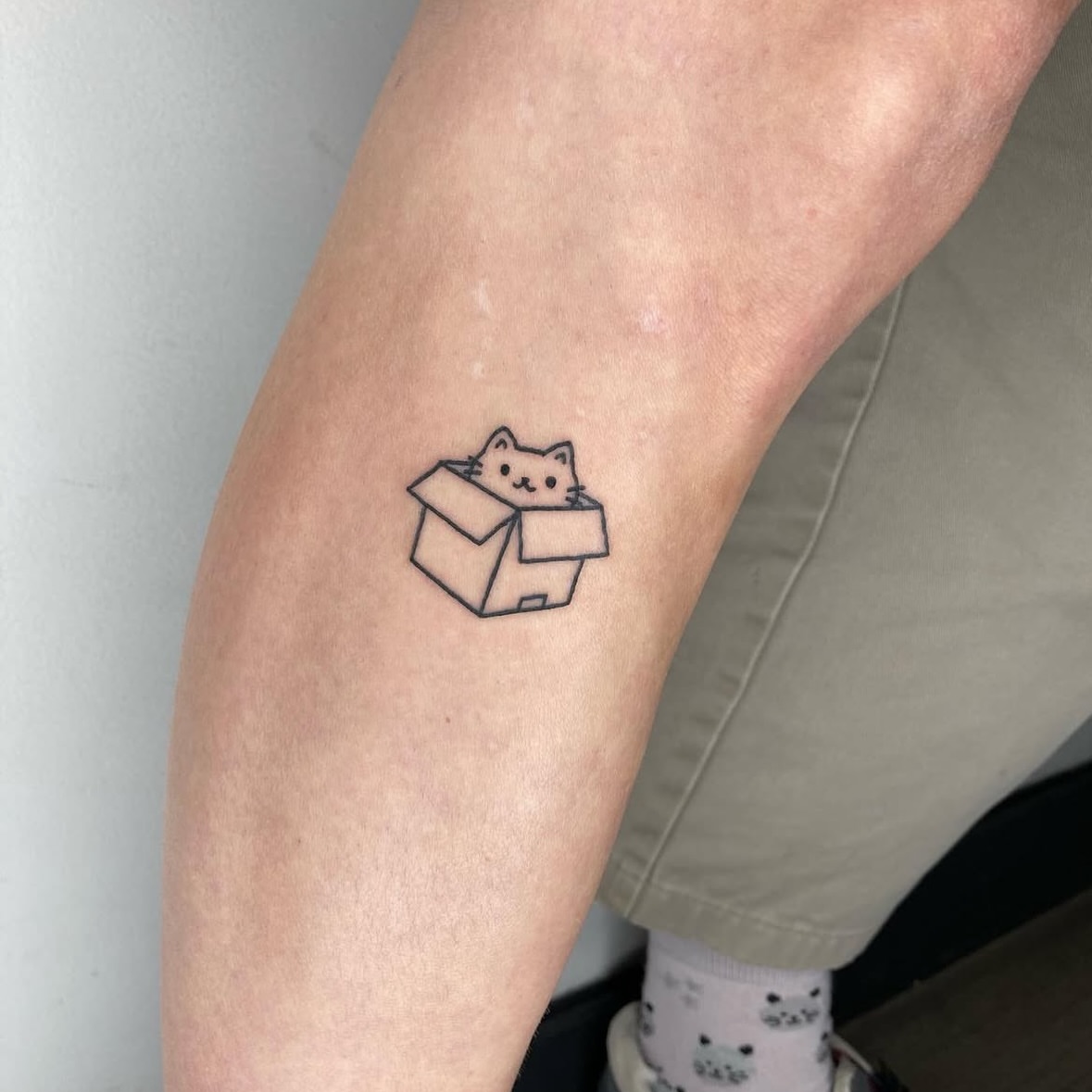 Tattoo by @maden_tt — minimalist