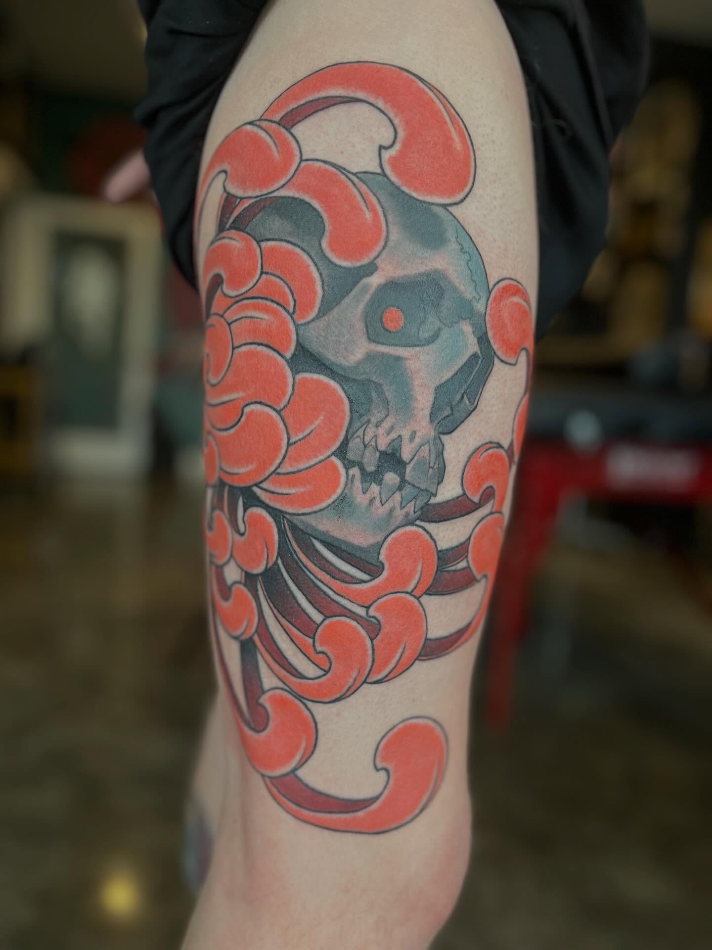 Skull and wave japanese irezumi tattoo on the forearm by Ian White