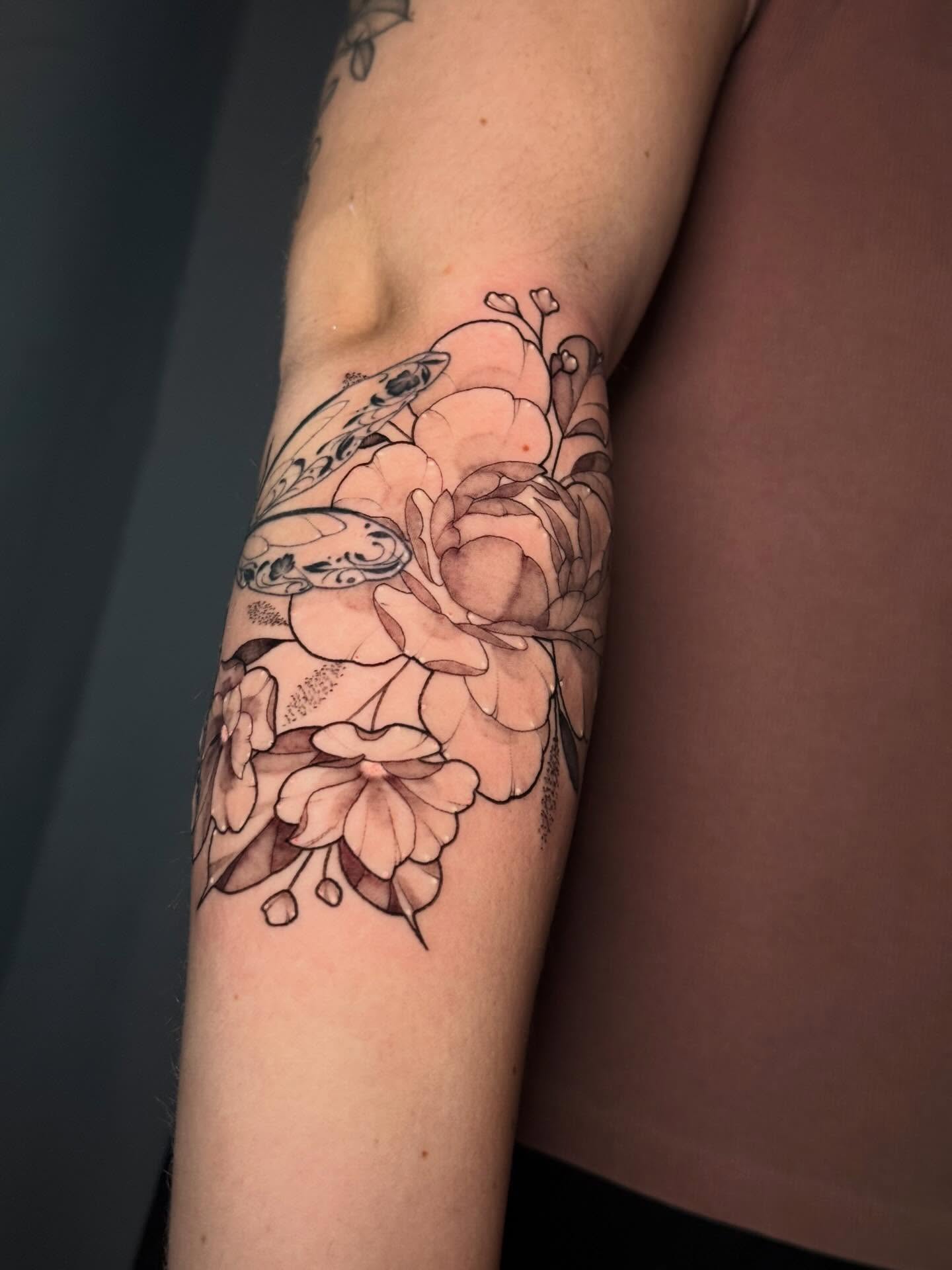 Floral bouquet black and grey tattoo on the forearm by Andreanna Rosemarie Gabranidis, Pennsauken, New Jersey