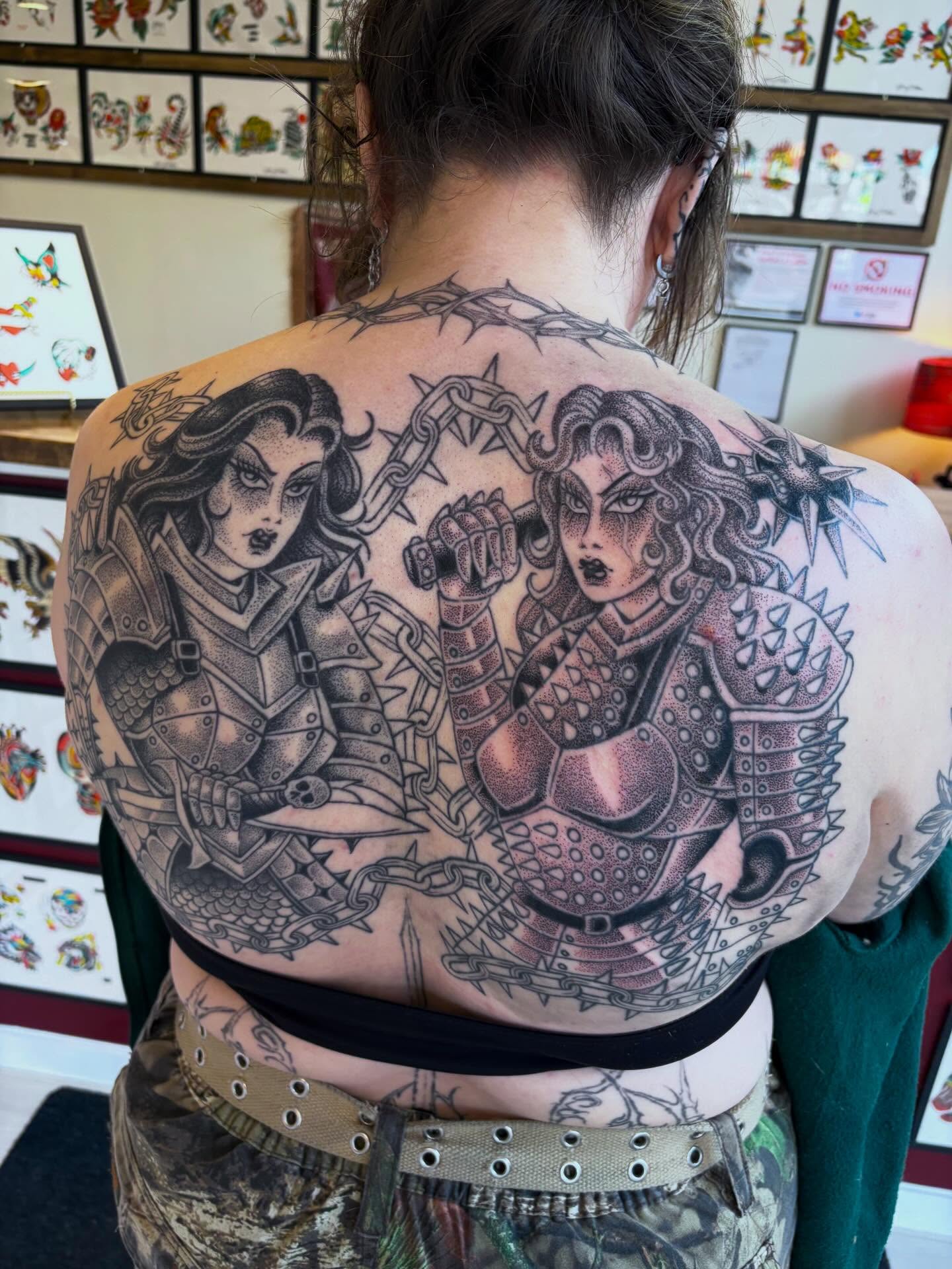 Female warriors dotwork tattoo on the back by ☠︎ ︎𝗘𝗩𝗔 ☠︎︎