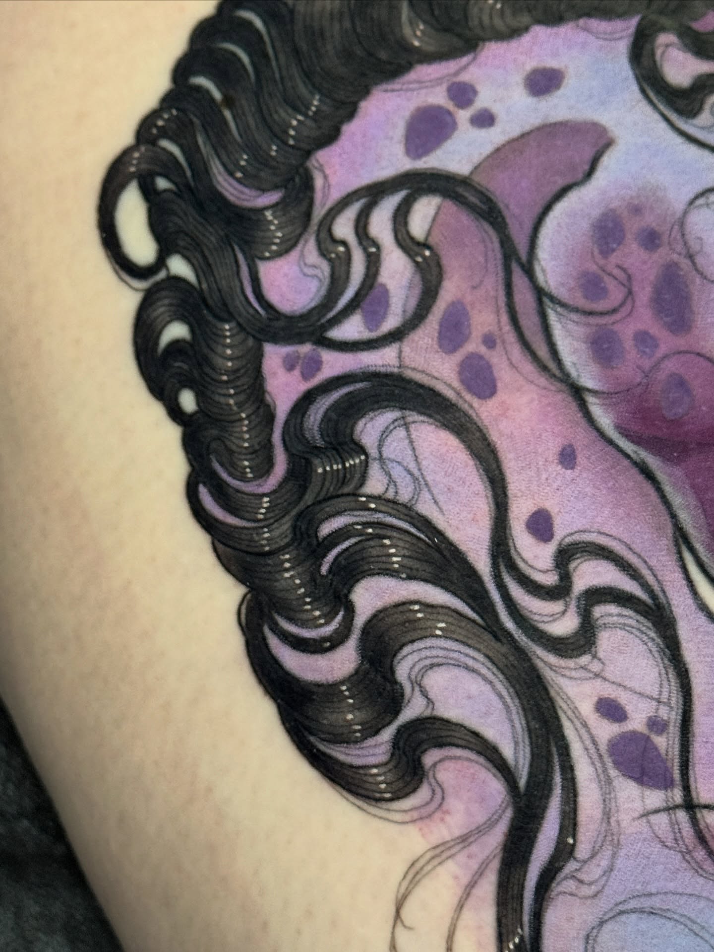 Abstract swirls dotwork tattoo on the upper arm by πππ±π±π¬π¬ ππ―π±π¦π°π±