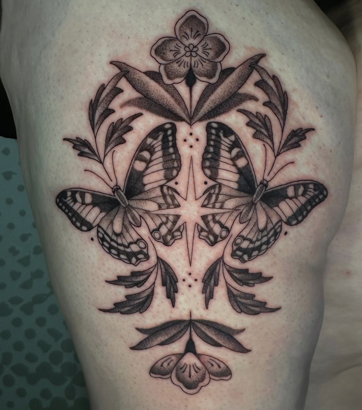 Tattoo by @hb_tattooer — black_and_grey, geometric