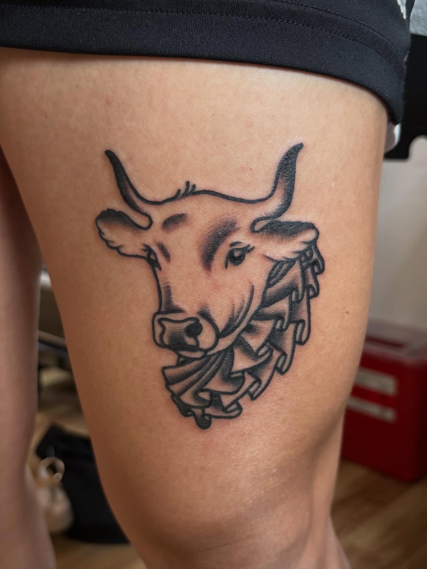 Tattoo by @pembrlily — black_and_grey