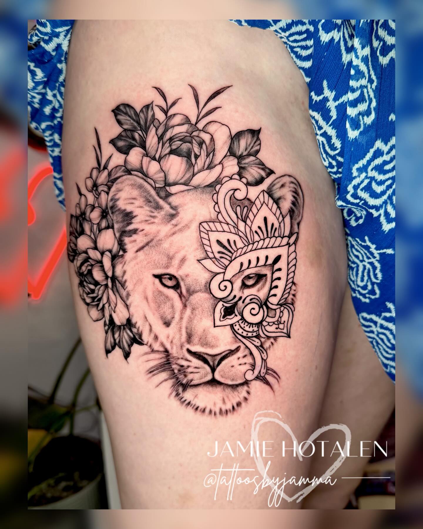 Lion with floral crown realism tattoo on the thigh by πππππππ π½π² ππππππ π°πππππ π πΉππππ π·ππππππβ¨