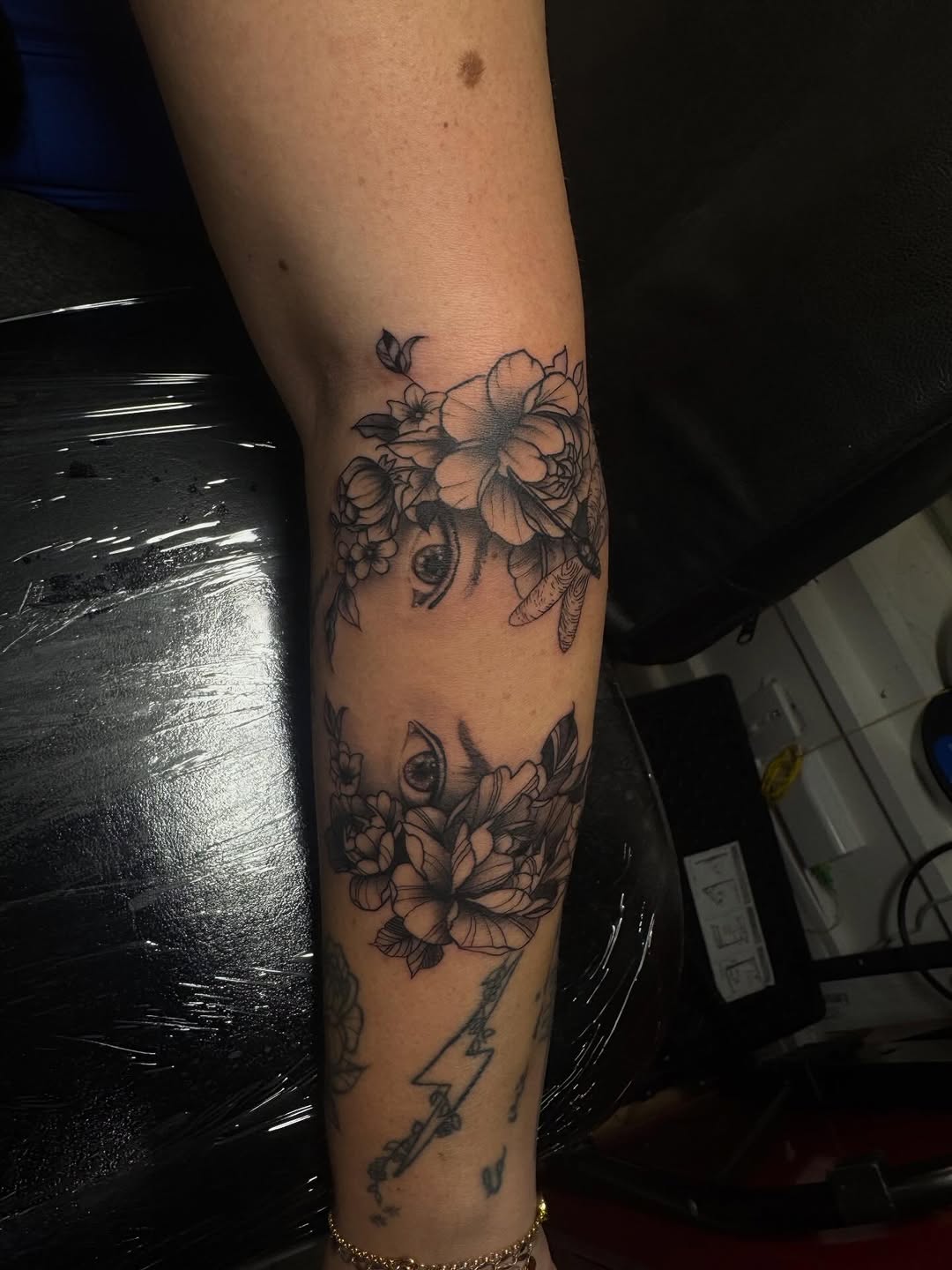 Tattoo by @lizzyinkslinga — black_and_grey, realism