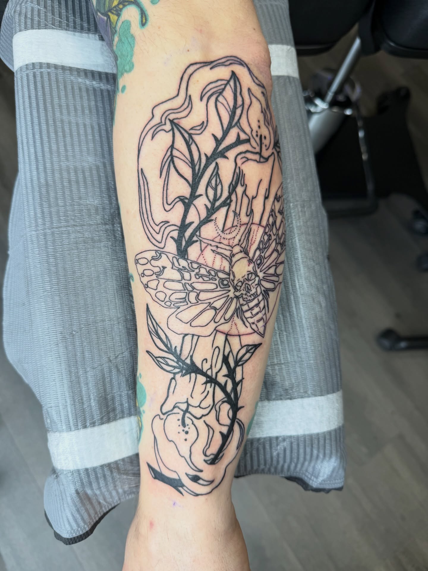 Tattoo by @skinelectricks — black_and_grey