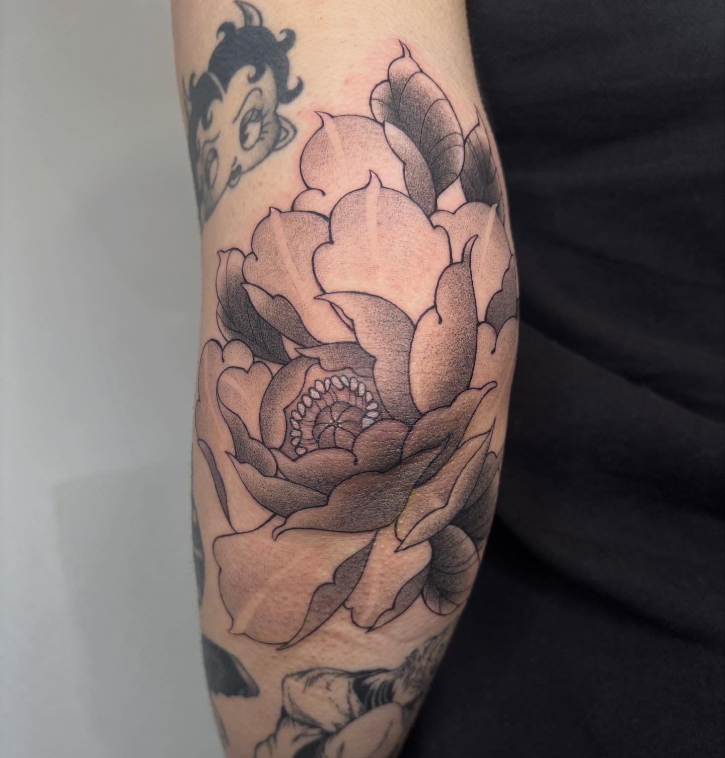 Tattoo by @parkiip — black_and_grey