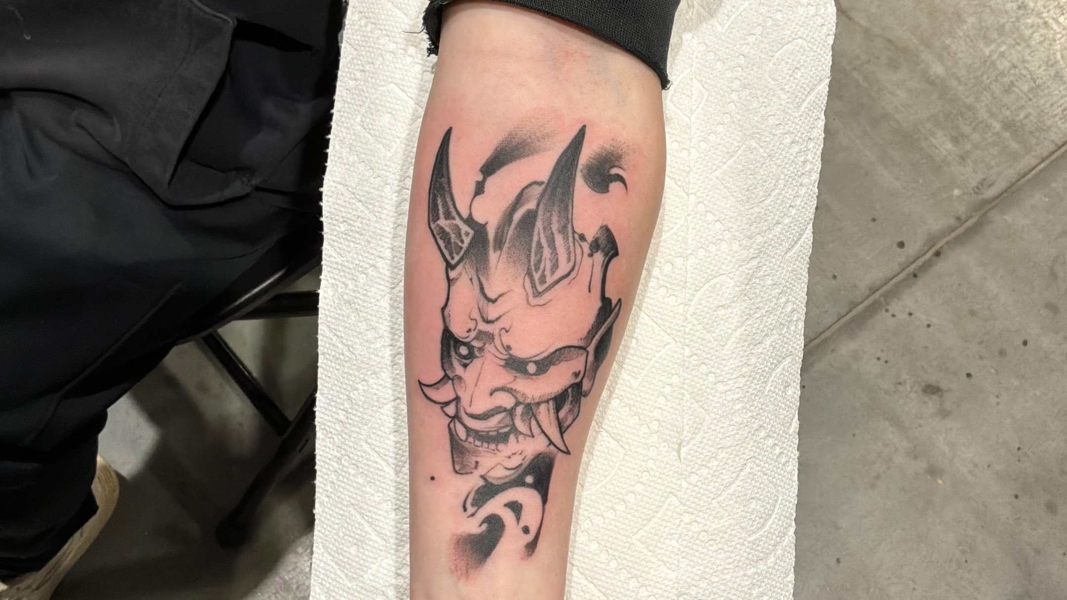 Tattoo by @gordochilitotattoos — black_and_grey