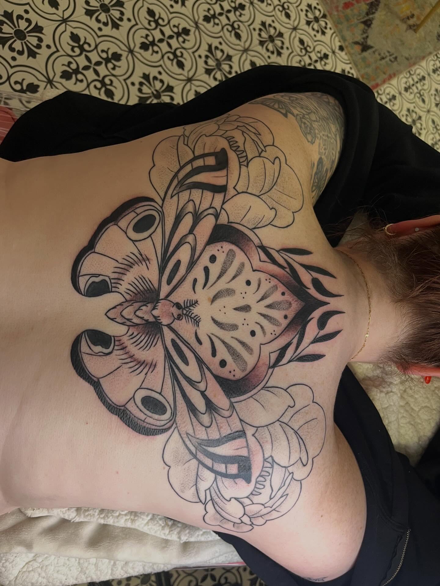 Tattoo by @elizabethzerena — american_traditional, black_and_grey