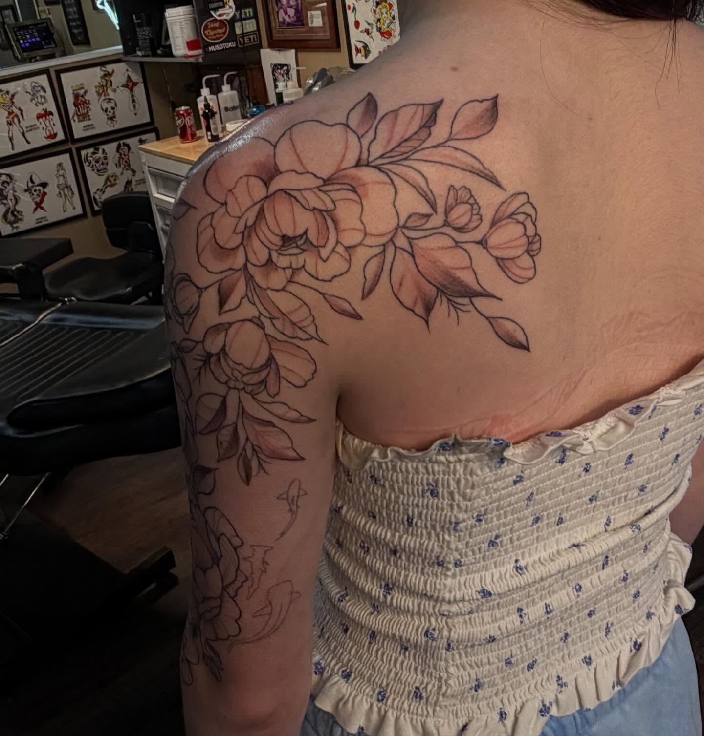 Floral bouquet black and grey tattoo on the back by π©Έβ βοΈ ππππ βοΈ βπ©Έ