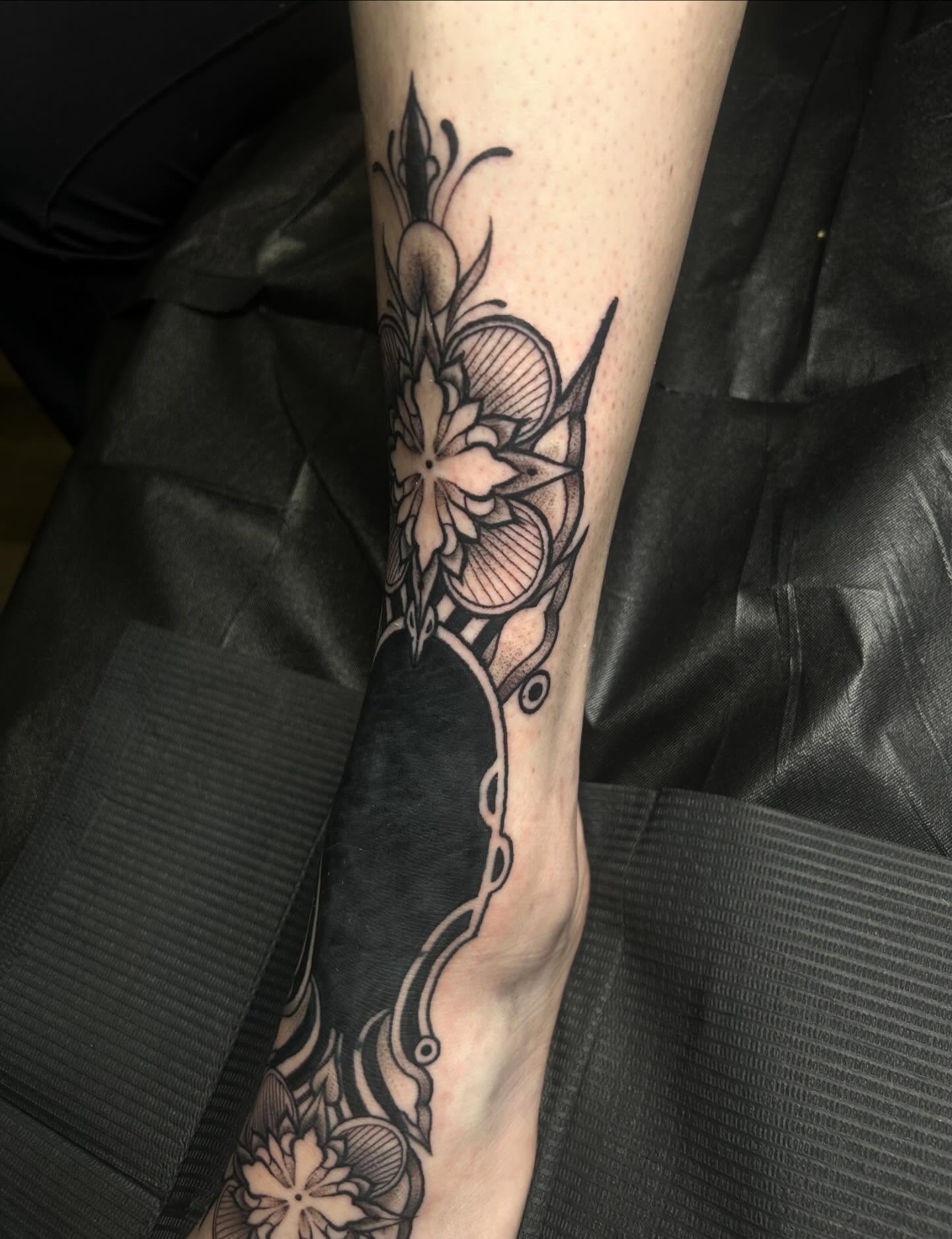 Tattoo by @socratiicrrat — black_and_grey