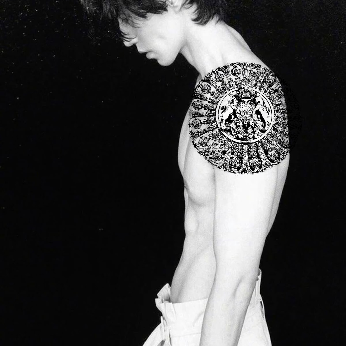 Medallion ornamental tattoo on the shoulder by @douohv